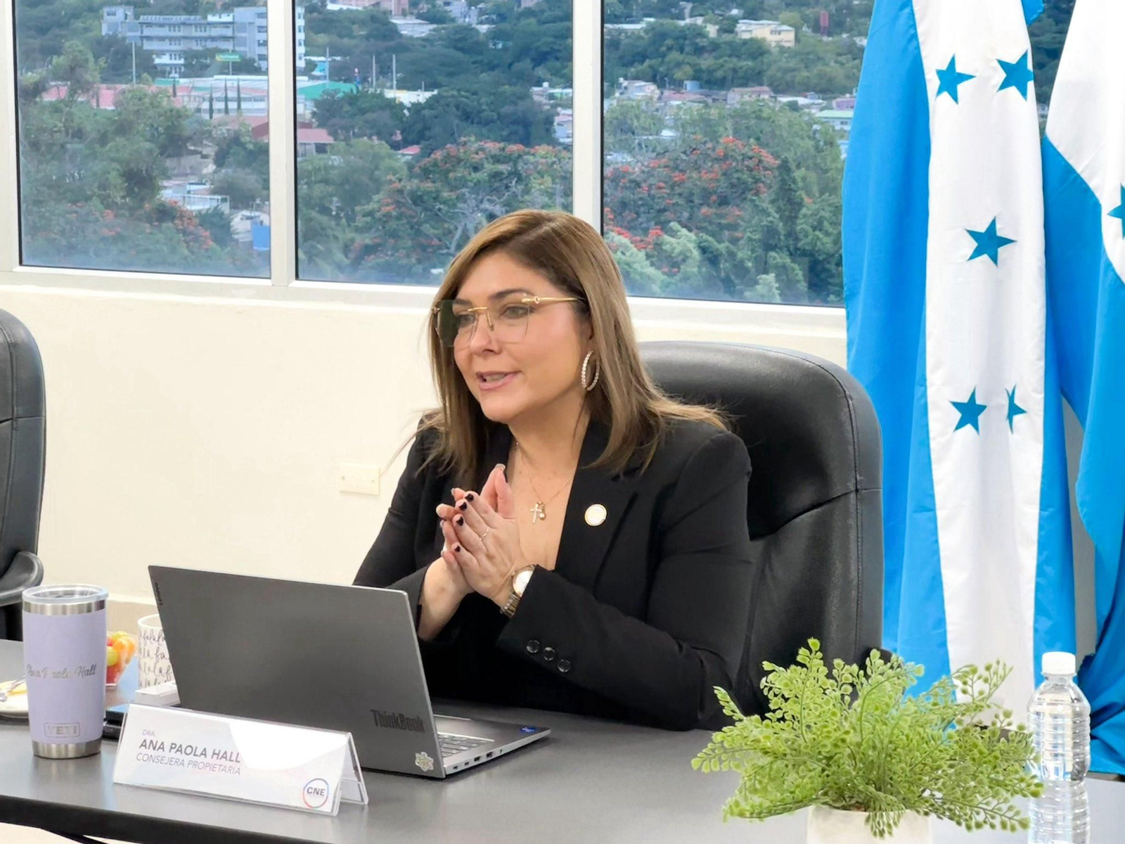 La presidenta del CNE de Honduras, Ana Paola Hall