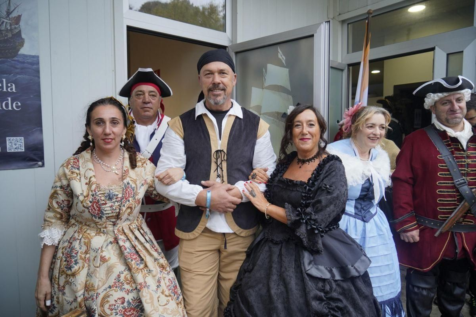 Miembros de la Asociación Deportiva e Cultural de Rande caracterizados para el desfile.