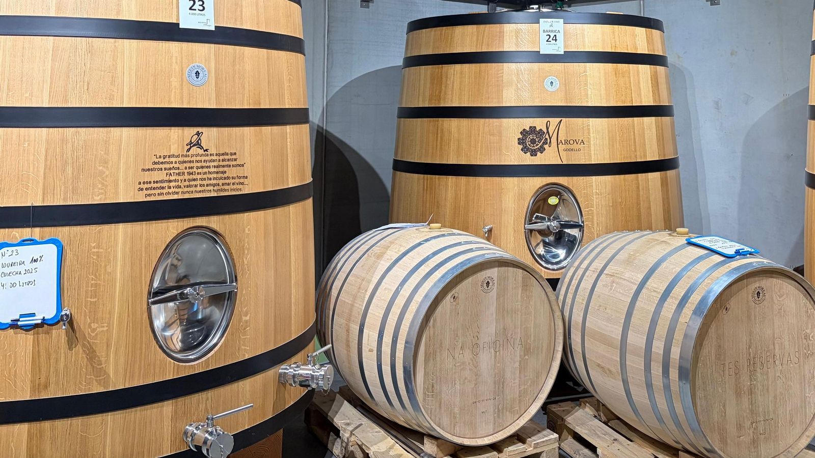 Detalle de las cubas de Father 1943.