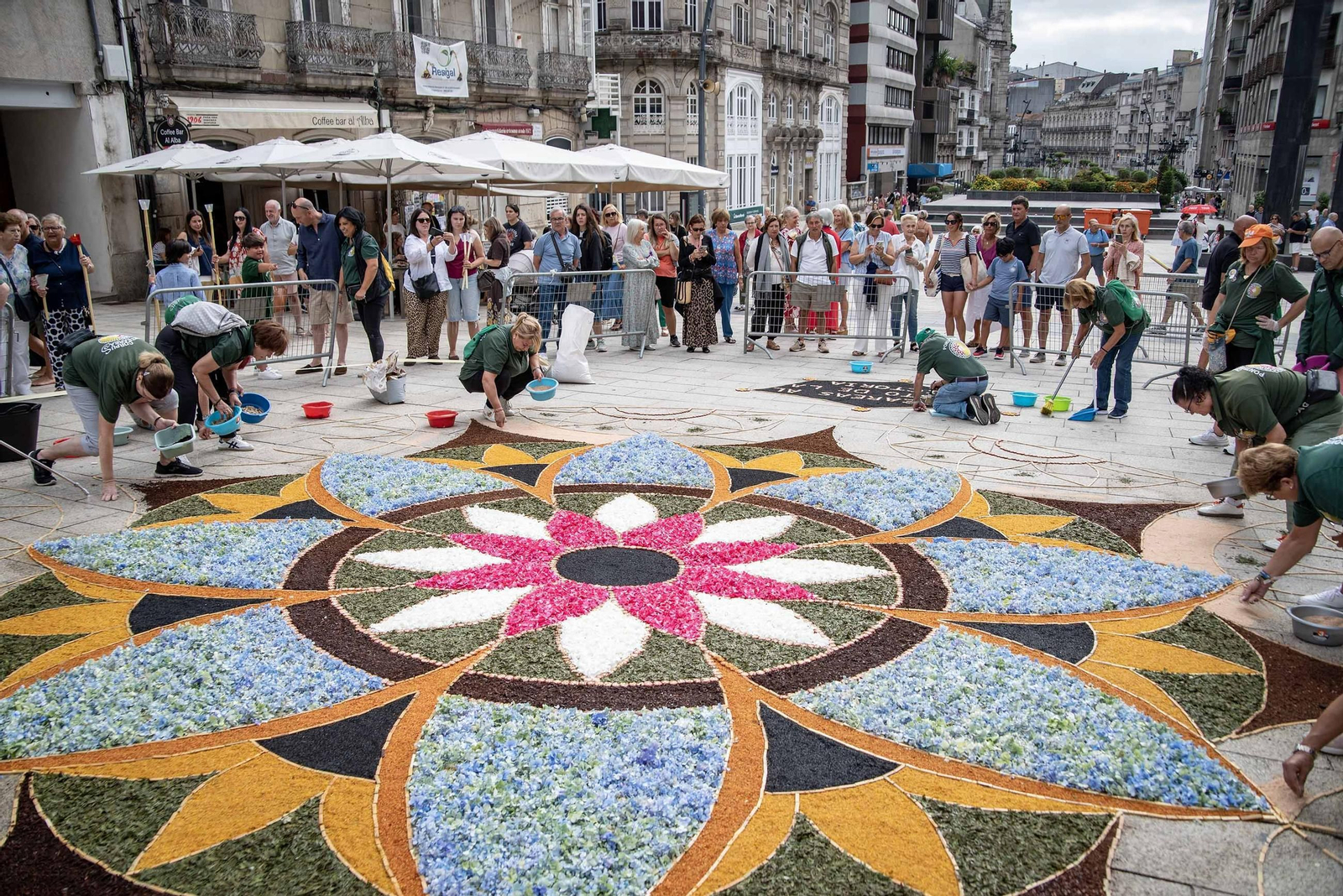 Galería | Misa por el Cristo da Victoria en Vigo y la concurrida procesión