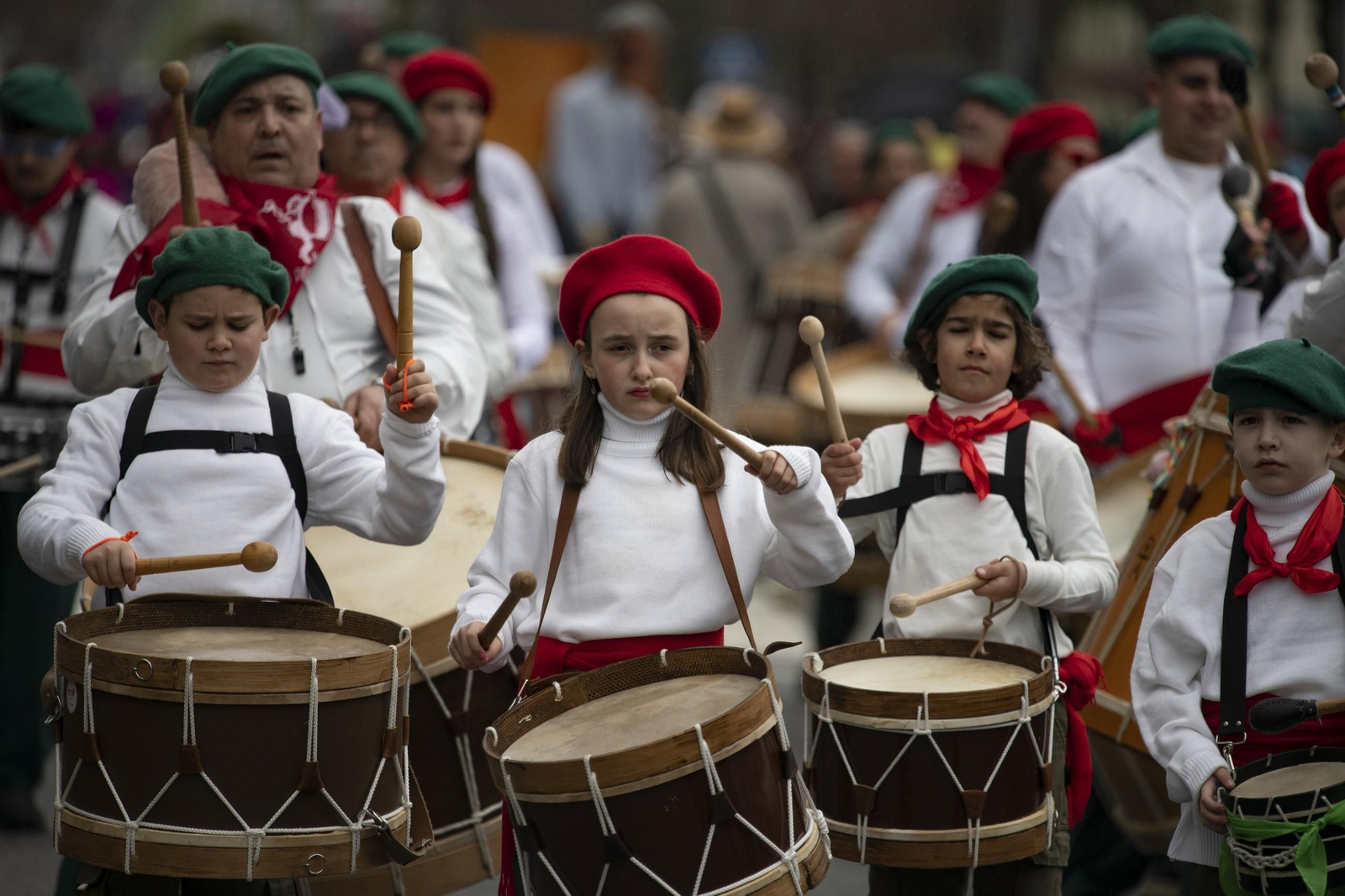 Galería | Verín vive su domingo de Entroido, el desfile en fotos
