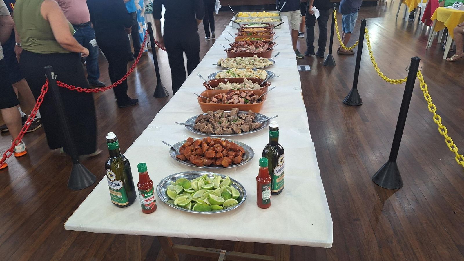 Las viandas que consumieron los asistentes