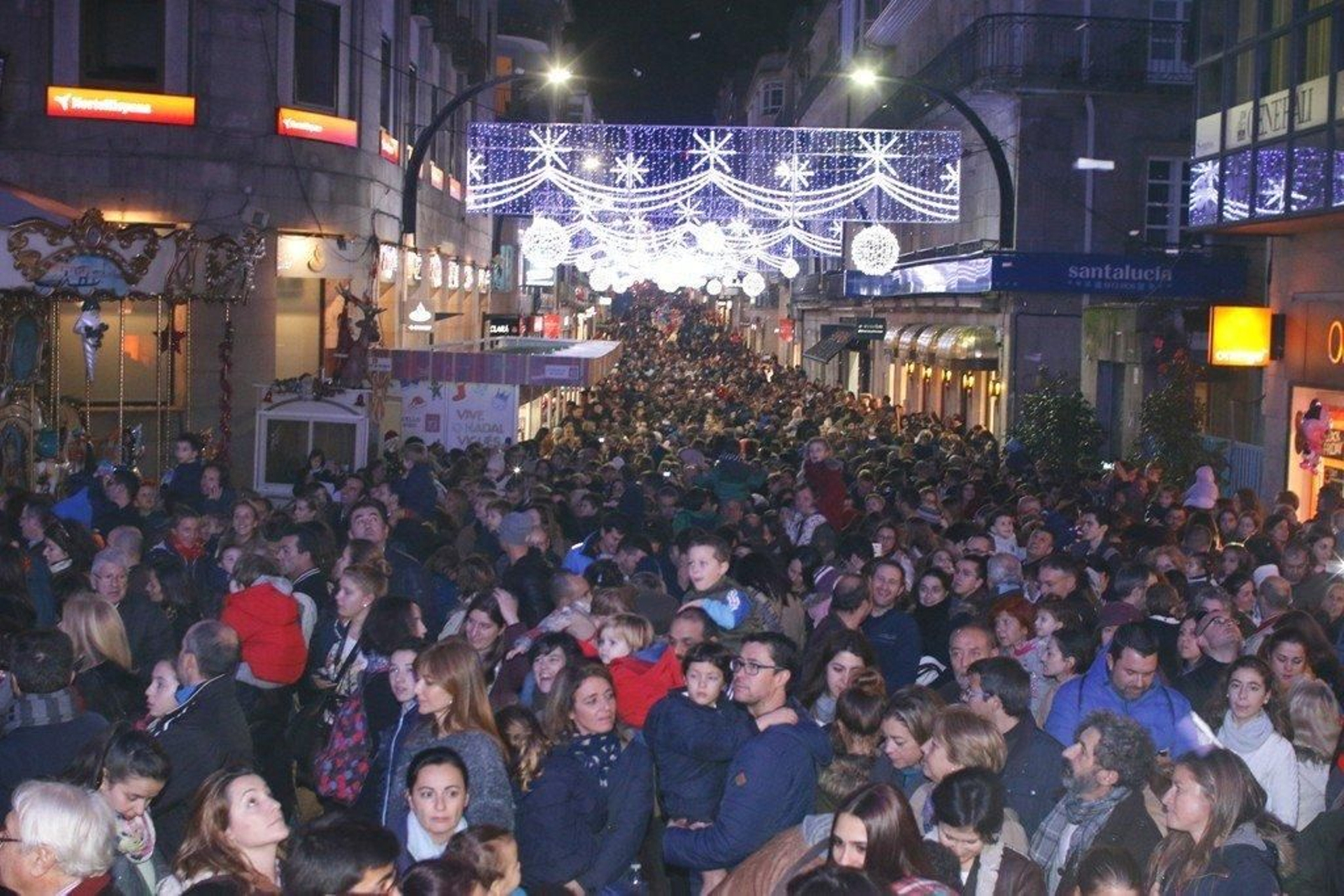 Encendido de las luces de Navidad Foto JV Landín 100