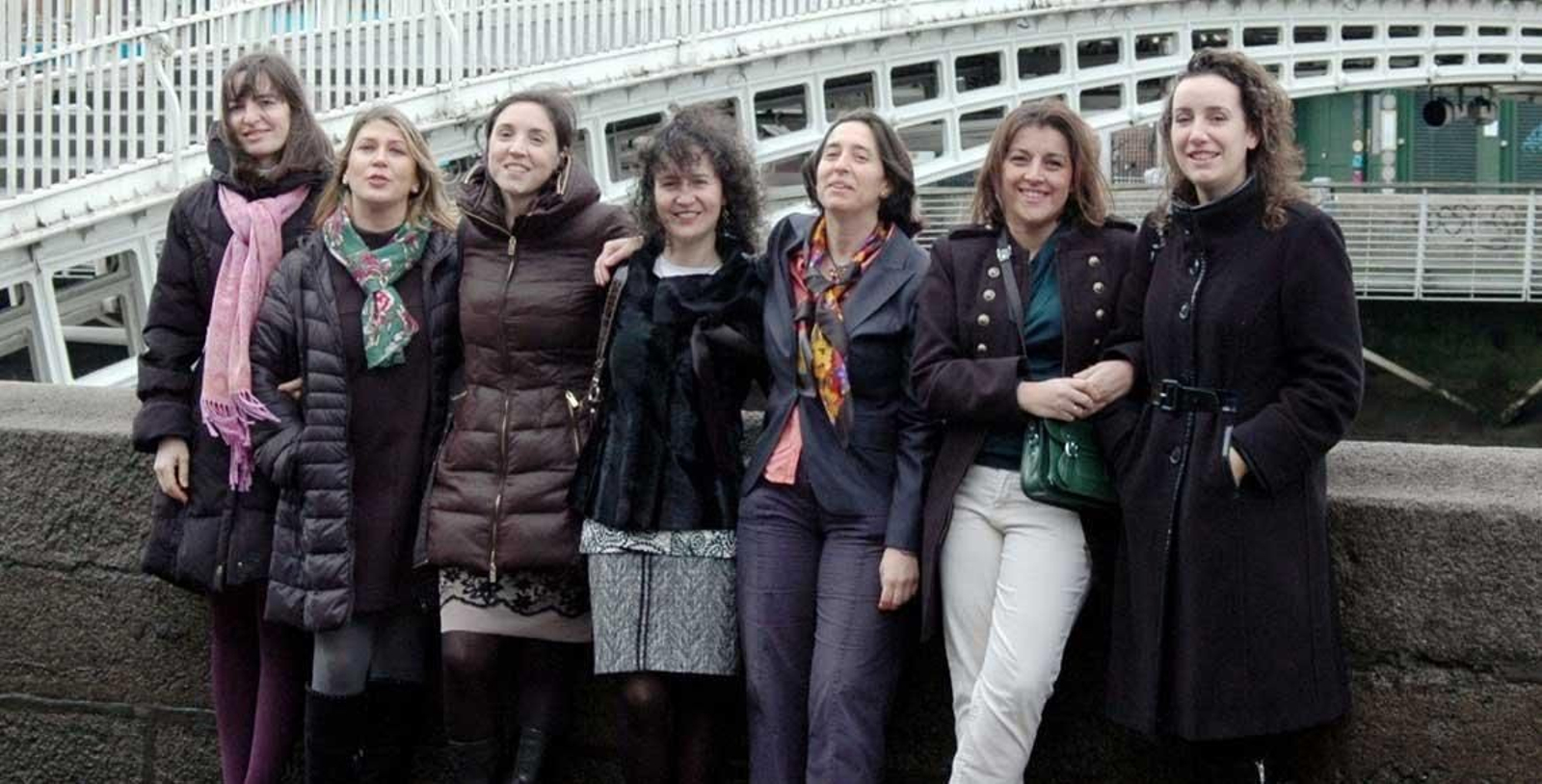 Una representación de los miembros del CRE de Irlanda: Mónica Díez, Mayte Villanueva,  Marta Martín-Aragón, Karmele Matellán, Leticia Medina, Miriam Alonso y Miriam Cagigal.