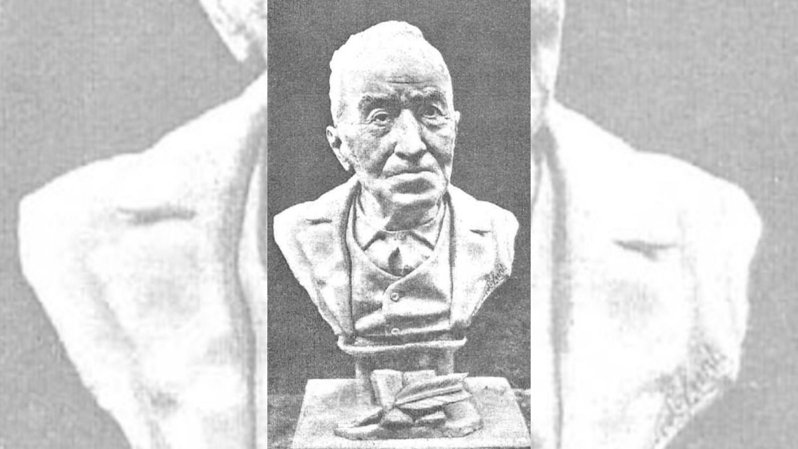 Busto de Juan de la Coba.