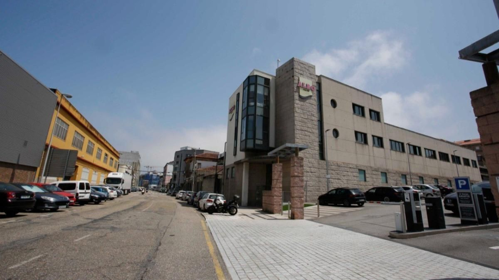 Oficinas, sede central y factoría de la conservera Albo en Jacinto Benavente. En su lugar habrá bloques de pisos.