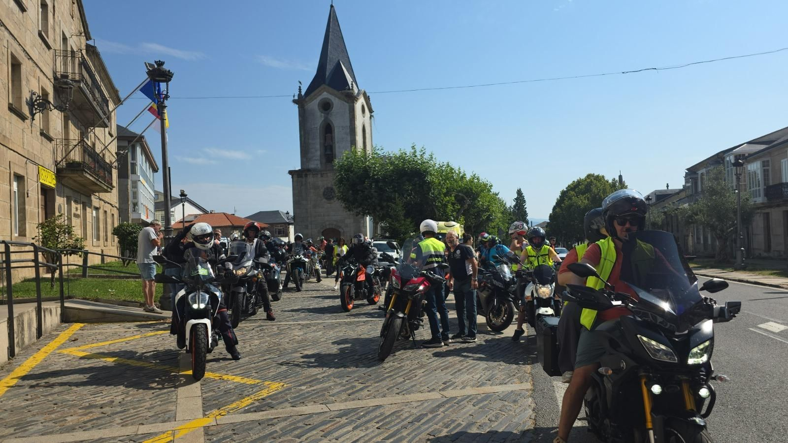 Galería | La XXI Concentración Mototurística reúne a cerca de 400 inscritos en A Pobra de Trives