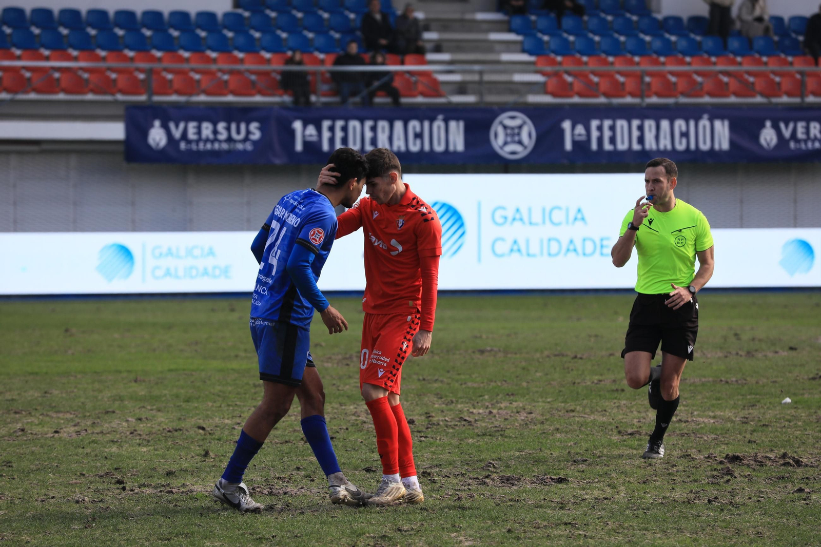 Galería | O Couto vive una nueva victoria del Ourense CF antes de la reforma del césped