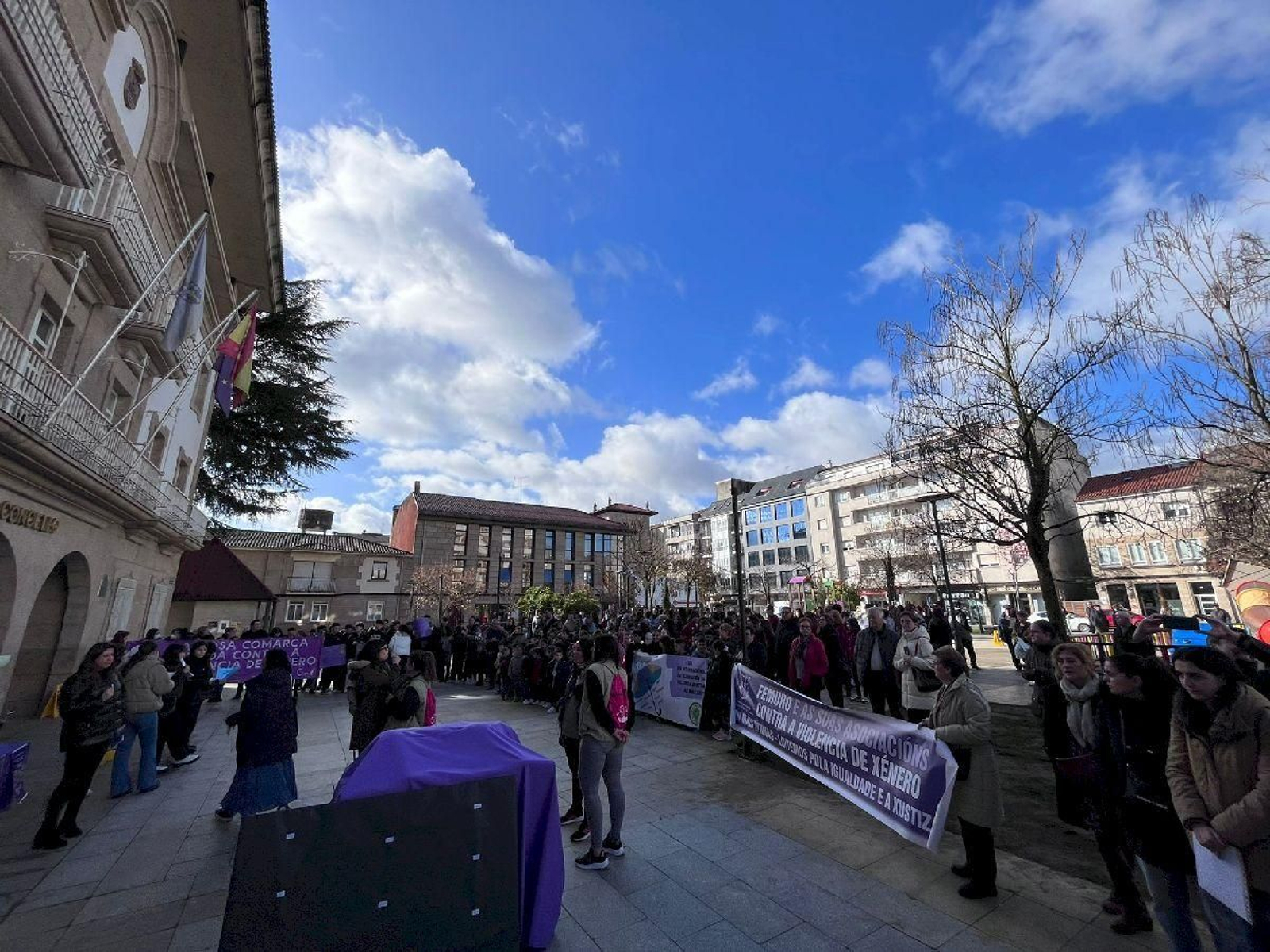 La comarca de Monterrei se congrega en la Plaza do Concello de Verín. Foto: Concha Caneiro