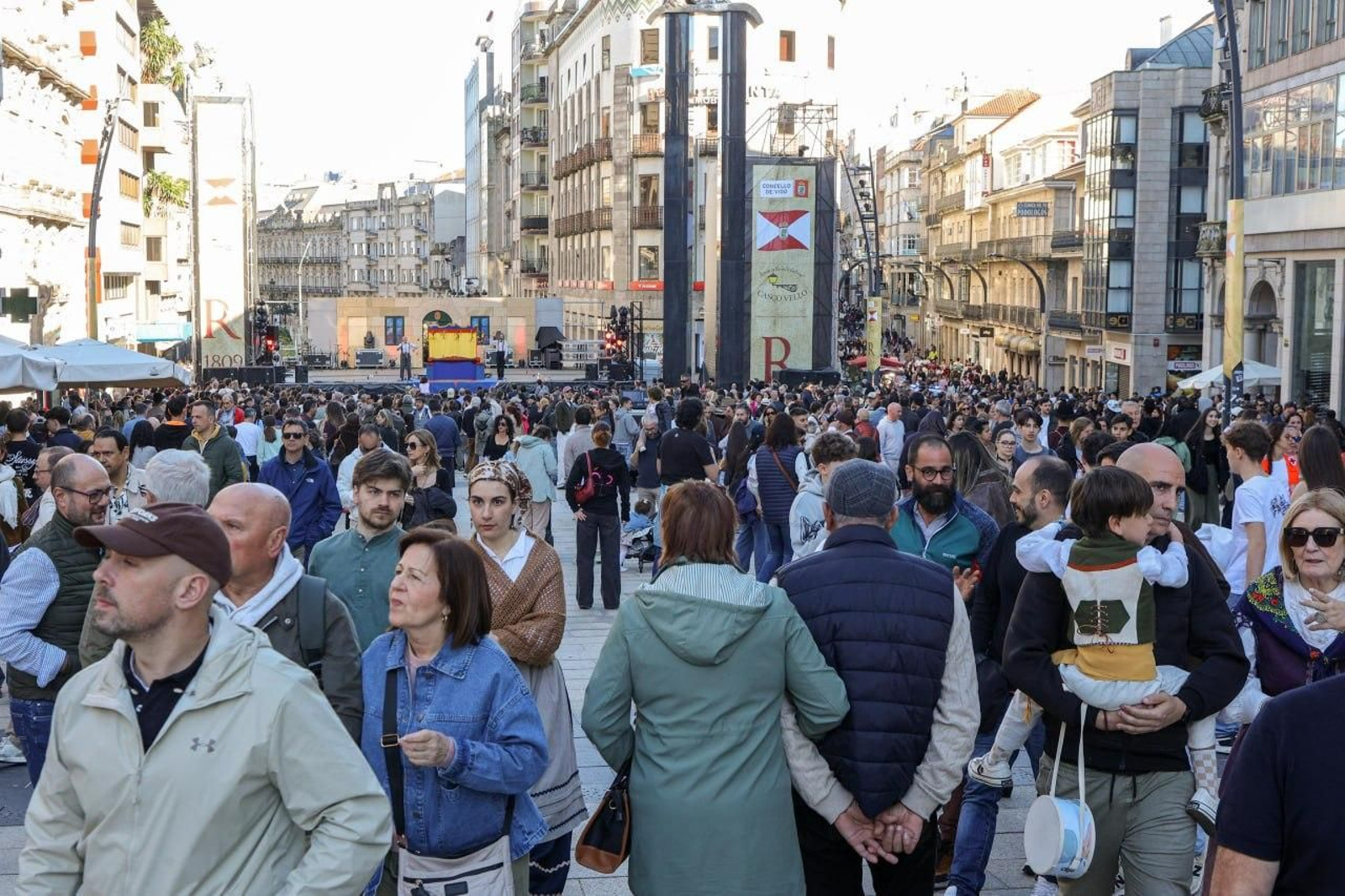 Galería | El Casco Vello de Vigo se llena de vida el sábado por la Reconquista