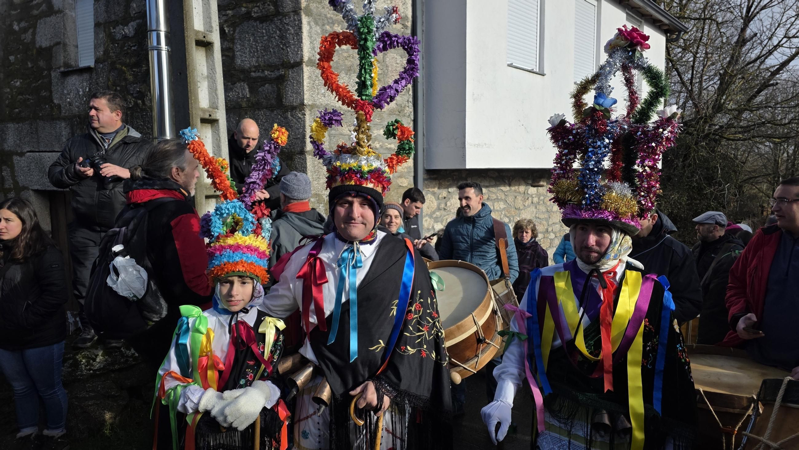 Galería | Los Palleirós llegan a Manzaneda con el inicio del Entroido