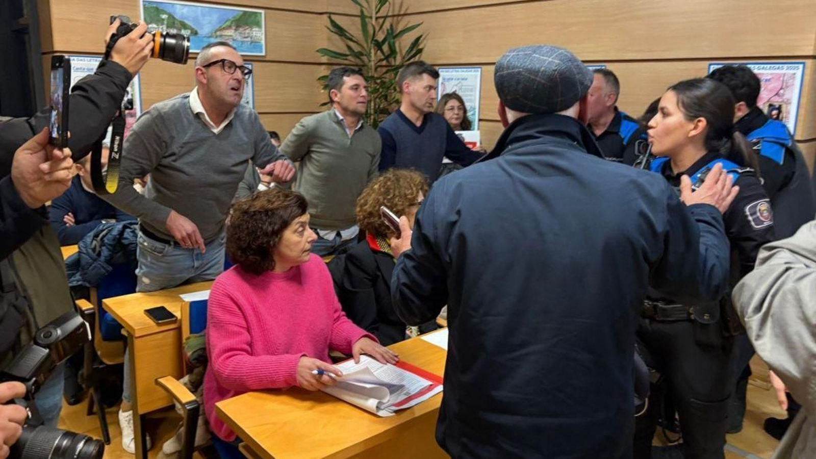 La Policía Local tuvo que intervenir en la asamblea de febrero en la que una concelleira del PP fue expulsada.