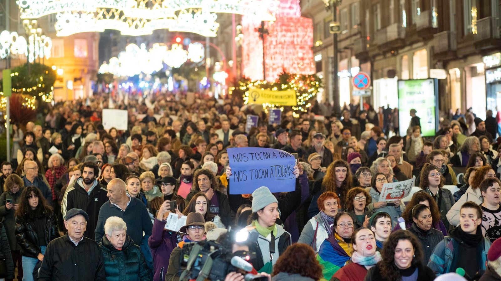 Galería | Vigo se une contra la violencia de género en el 25N