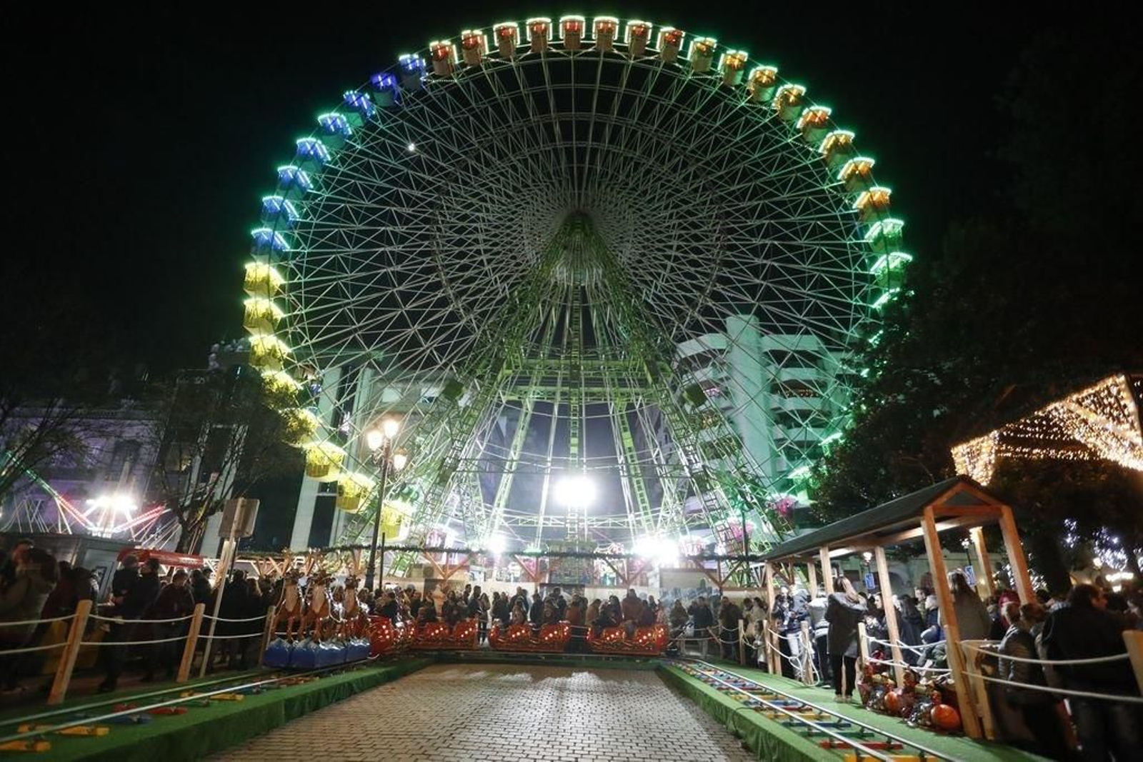 Los turistas invaden Vigo en el Puente66