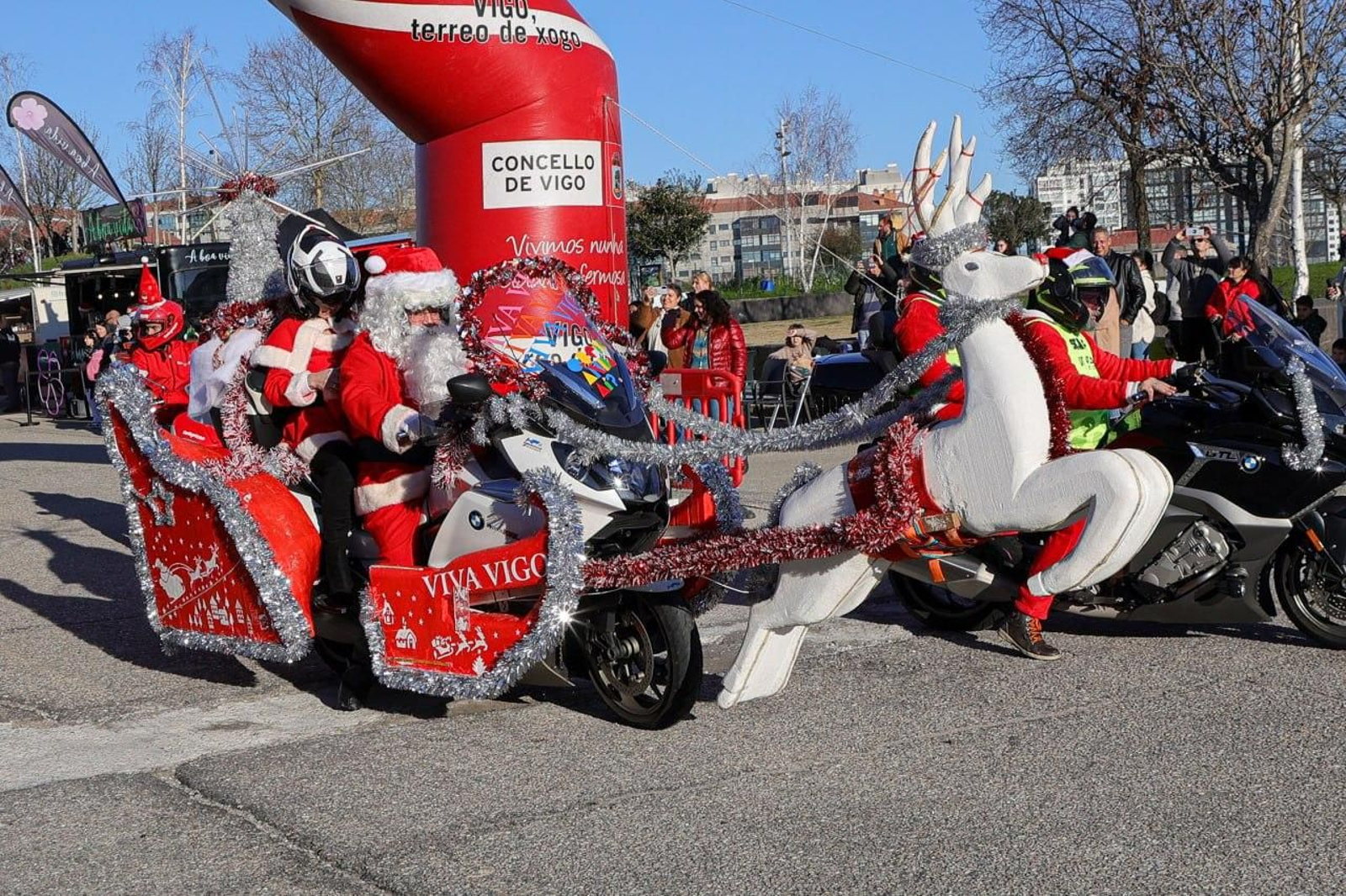 Galería | Los papanoeles moteros toman Vigo