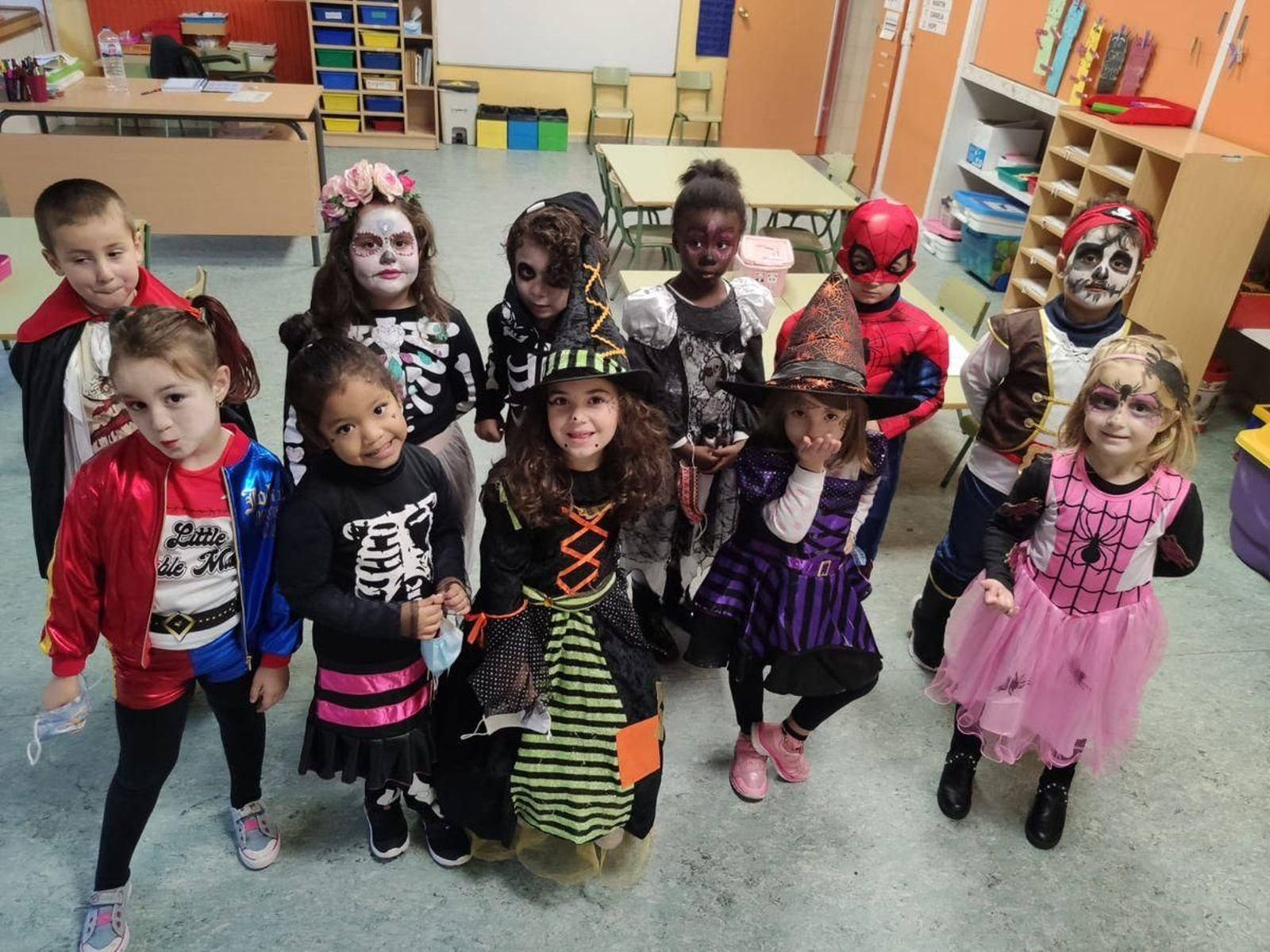 Vistahermosa. En Infantil pasárono de marabilla neste Samaín.