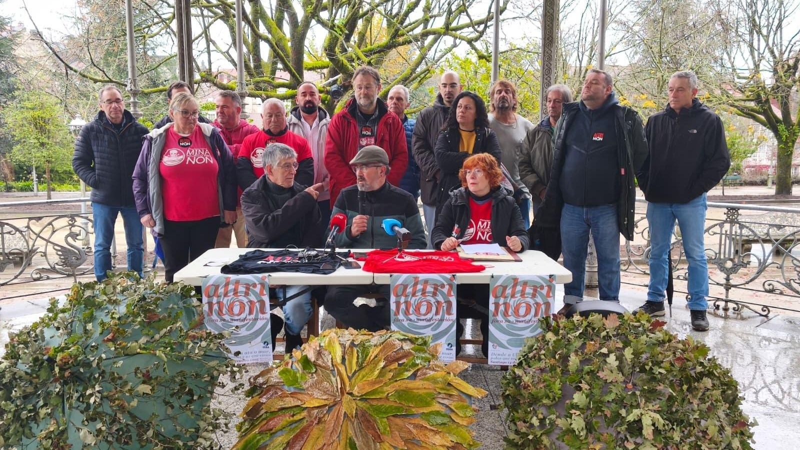 Rueda de prensa previa a la manifestación contra Altri organizada este domingo 14 de diciembre en Santiago.