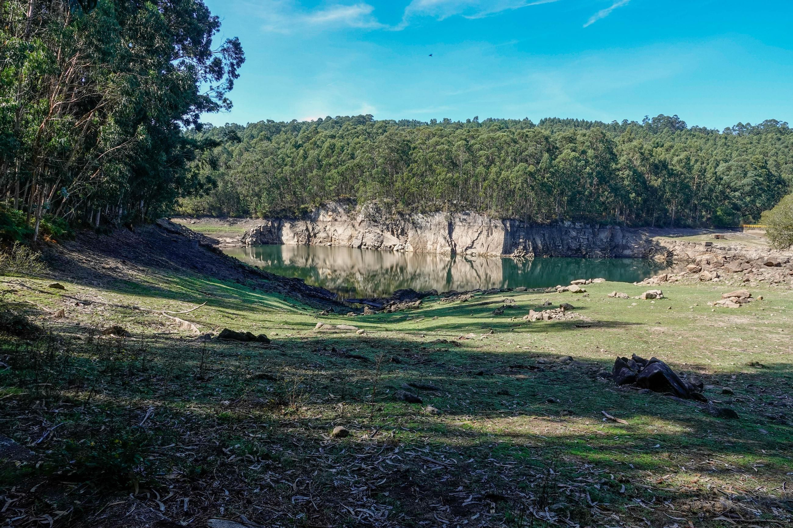 La finca cuya venta reclama el demandante estaba cerca del embalse.