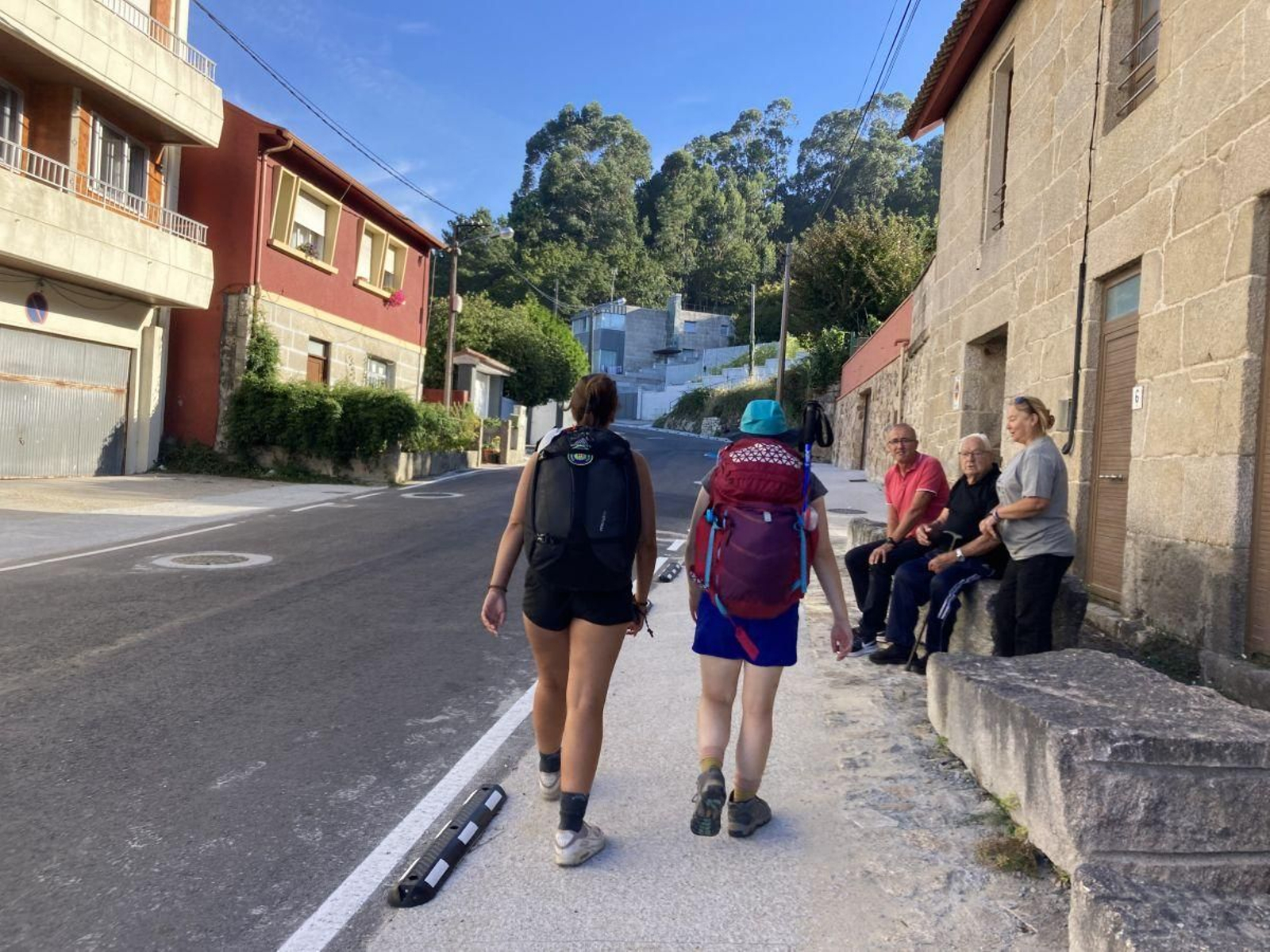 Usuarios del Camino Portugués de la Costa, pasando por Nigrán.