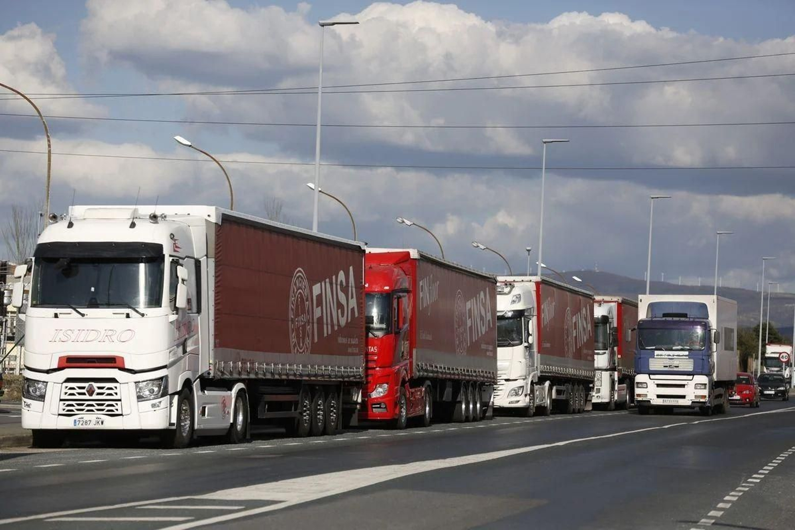 Camiones de Finsa.