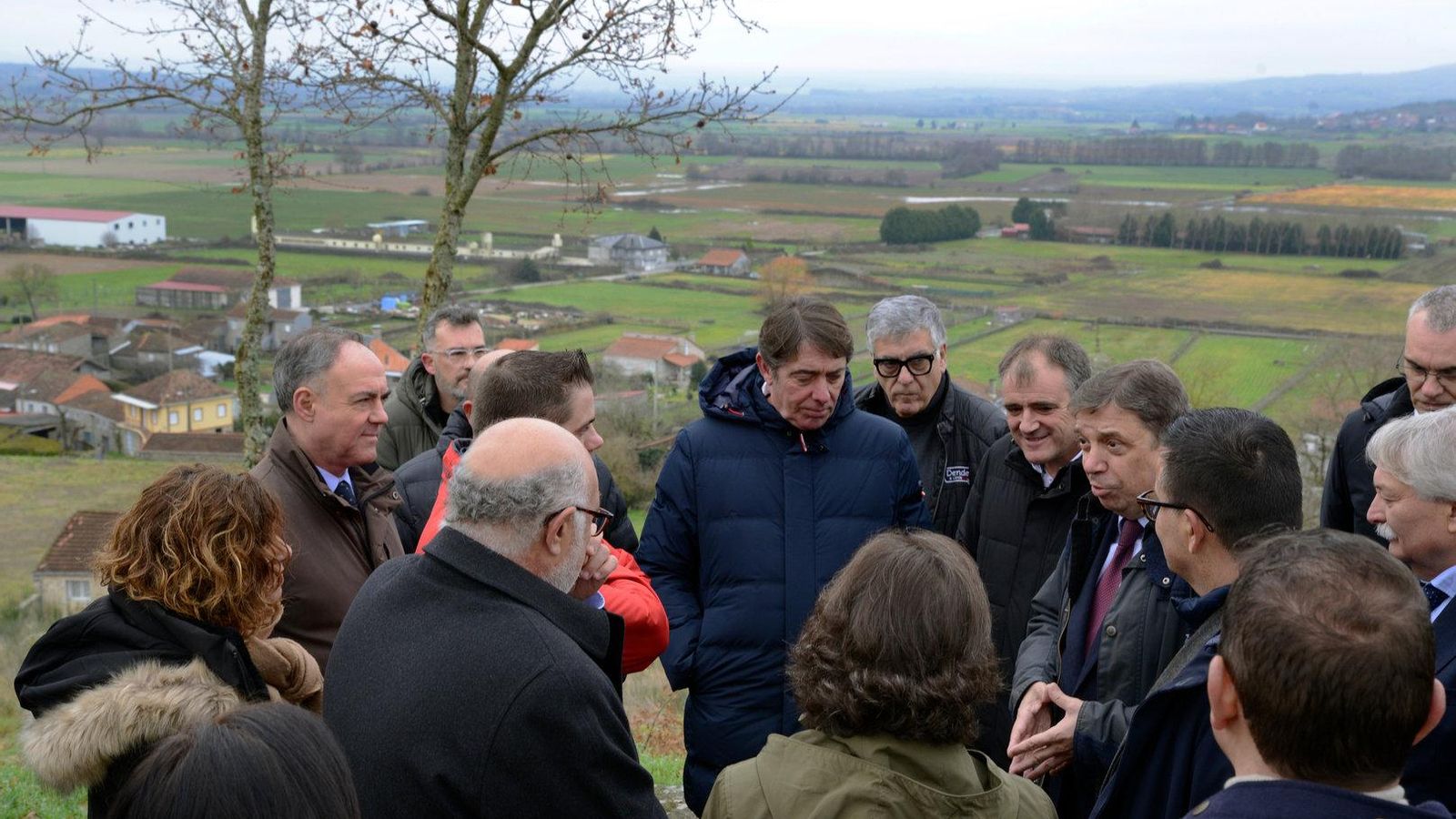 El ministro de Agricultura, Pesca y Alimentación, Luis Planas  interviene durante la visita a la zona de regadíos de Nova Limia, a 19 de enero de 2023, en Xinzo de Limia, Ourense, Galicia