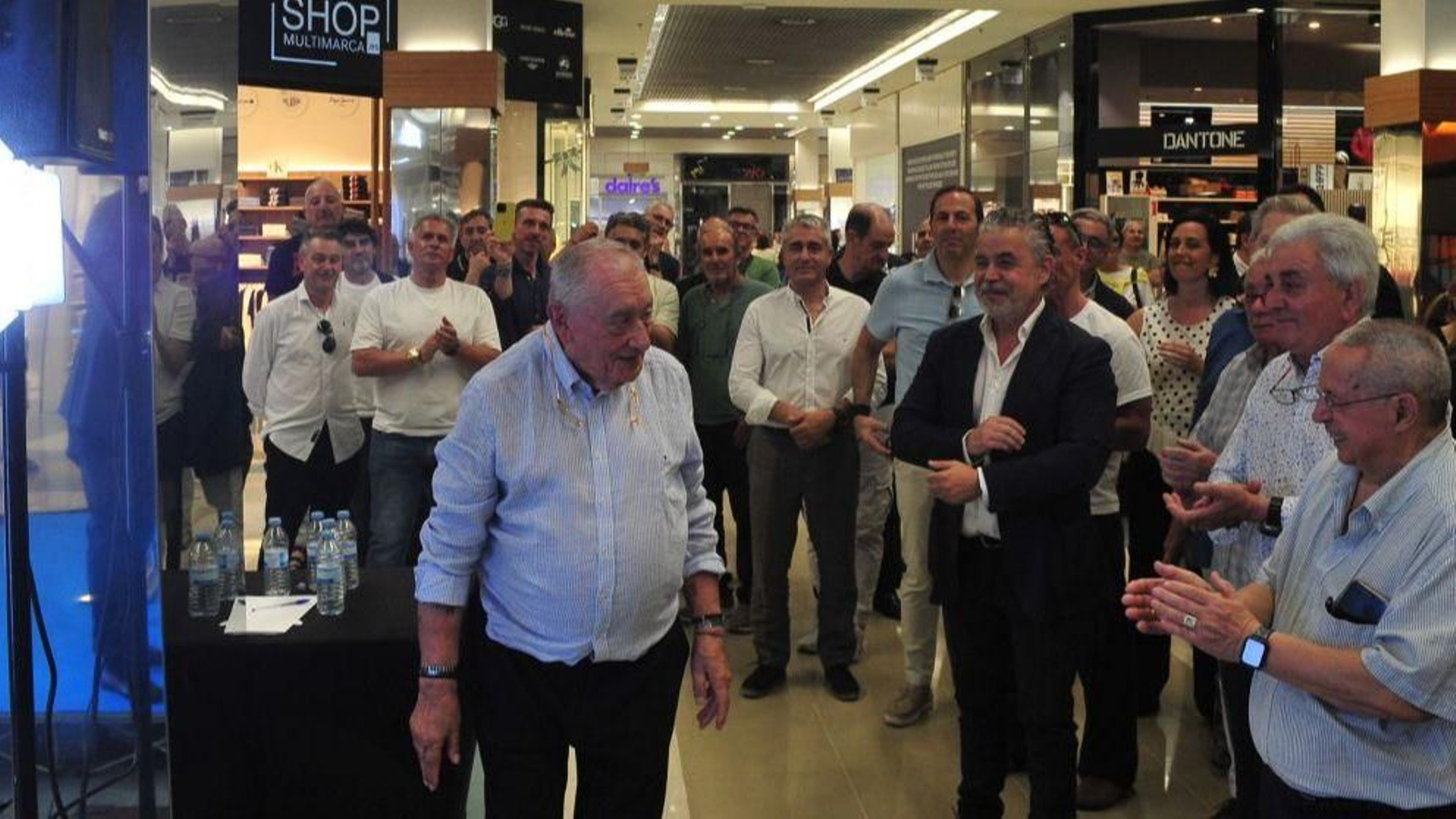 Jorge Bermello antes de su discurso en el acto de celebración del 25 aniversario de Ponte Vella.