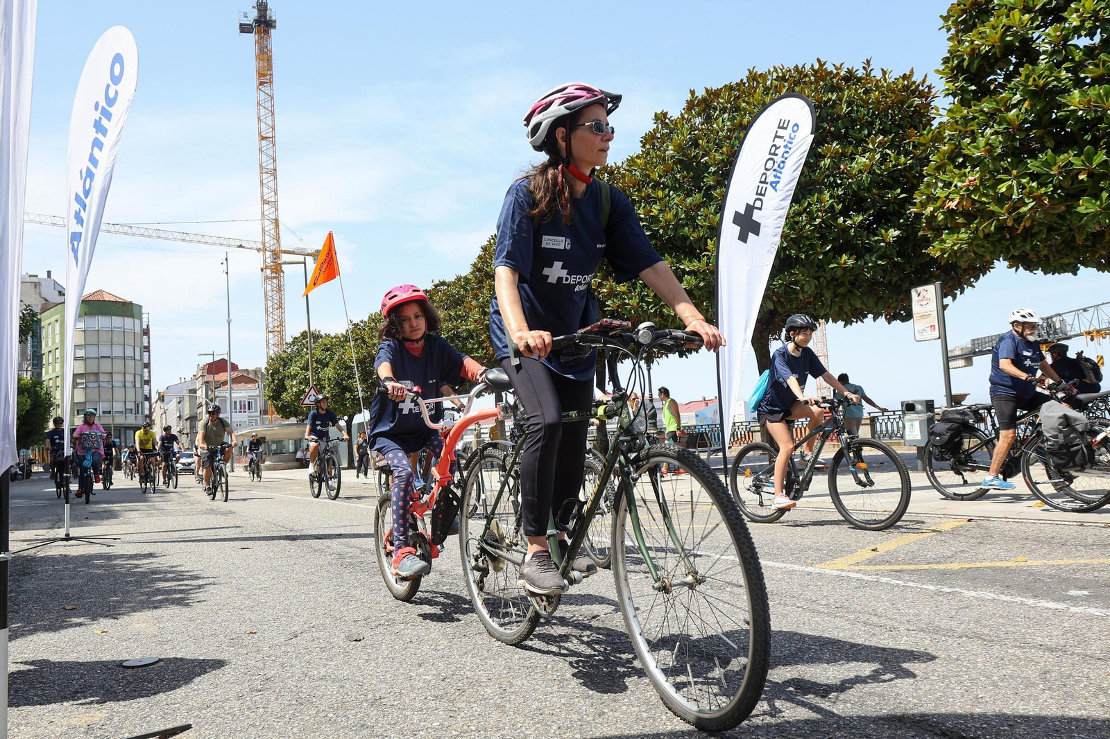 Galería | El ciclismo toma Vigo con la primera edición del Día de la Bici de Atlántico