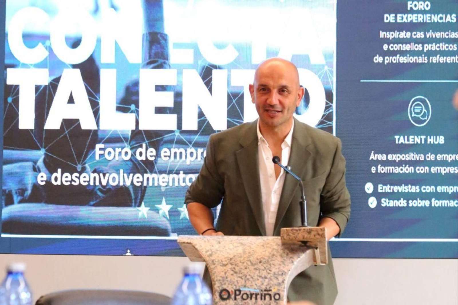 El alcalde, Alejandro Lornezo, presentó ayer el Foro de empleo a celebrar el 19 de mayo en O Porriño.