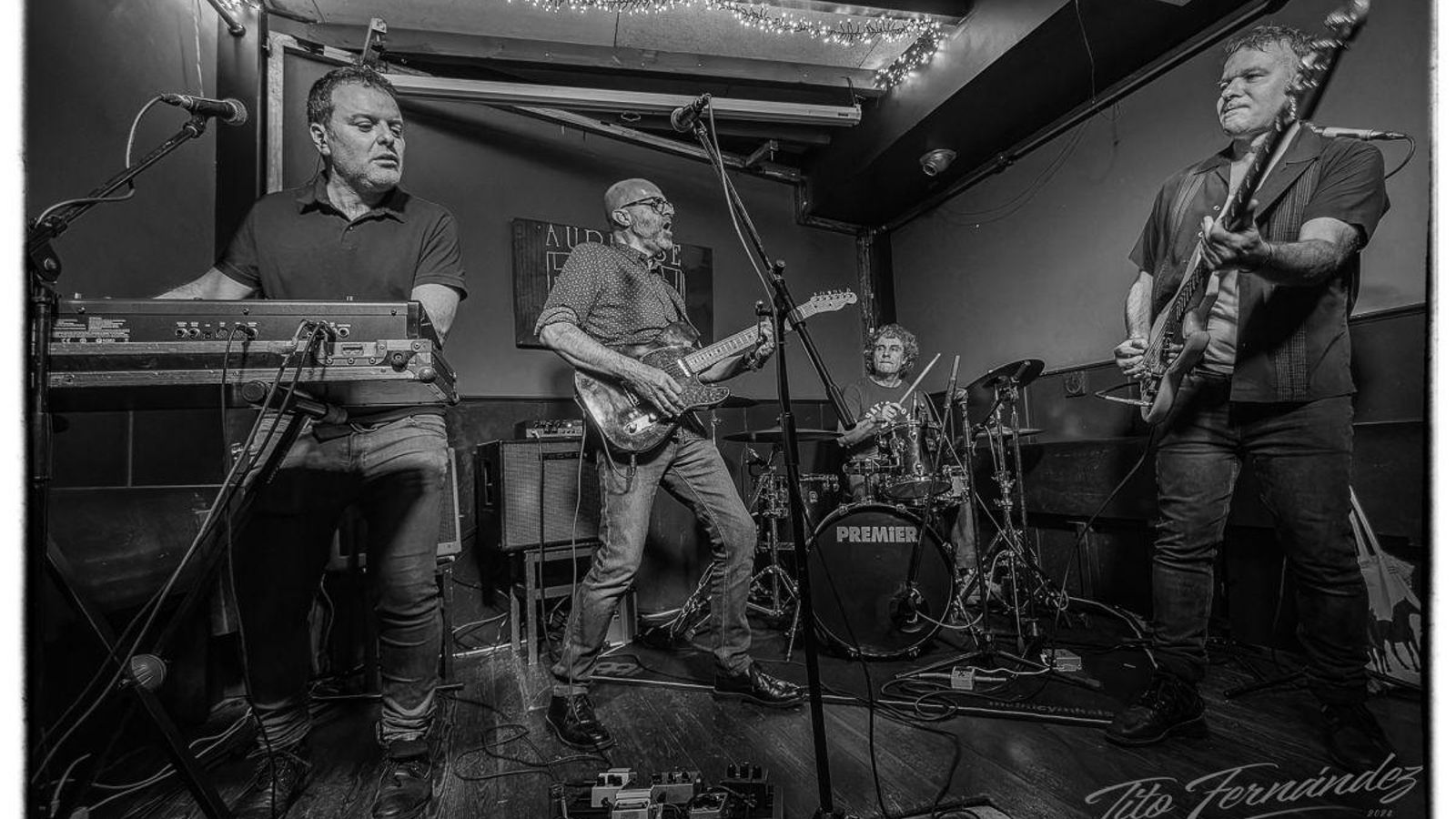 O grupo Tesouro, en directo.