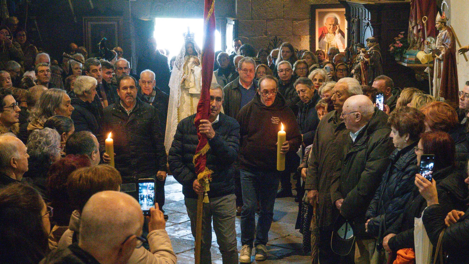 Galería | Vigo celebra As Candelas pese a la lluvia