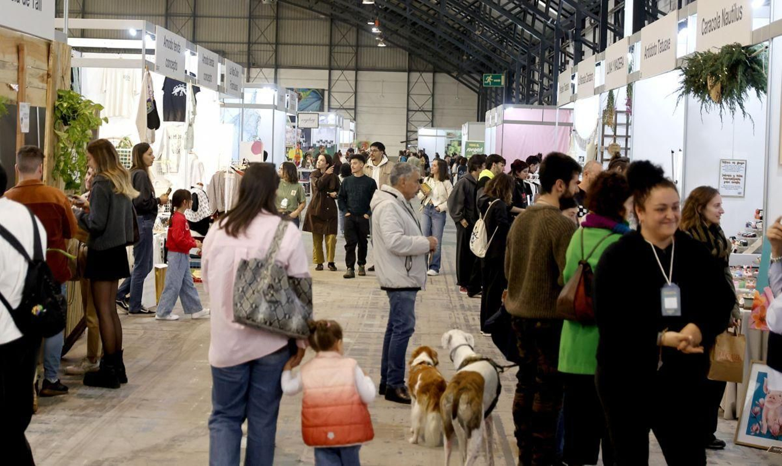En el segundo día de la feria continuó la afluencia de público de todo el área de Vigo.