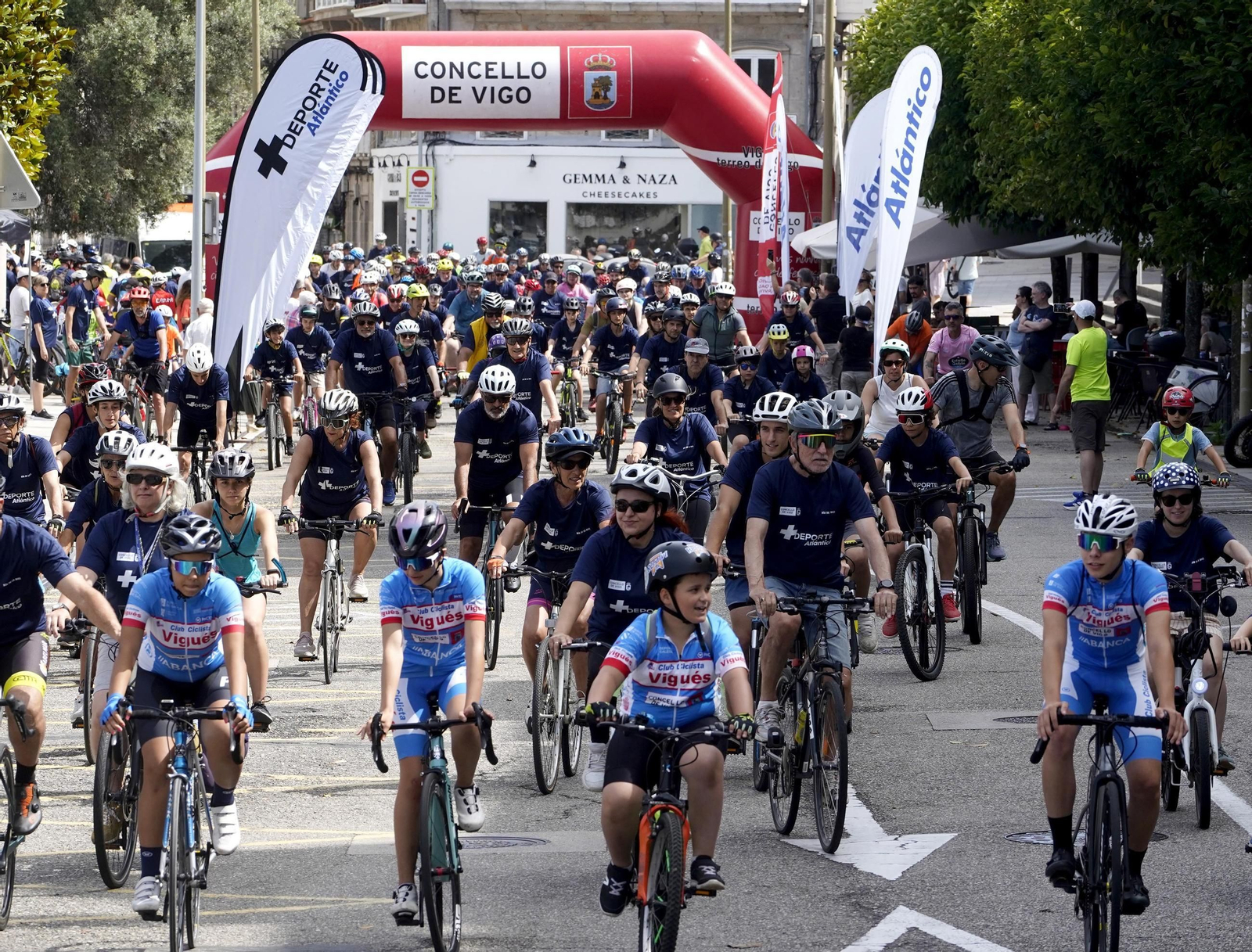 Galería | El ciclismo toma Vigo con la primera edición del Día de la Bici de Atlántico