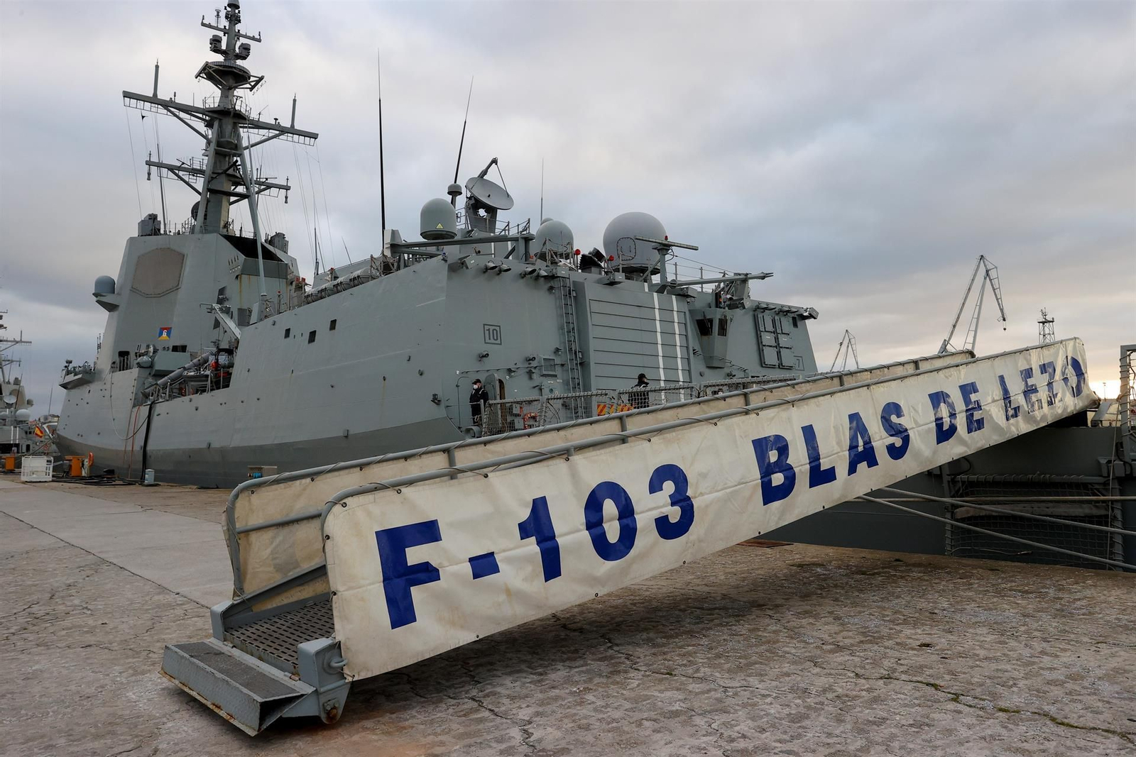 La fragata Blas de Lezo. // EFE