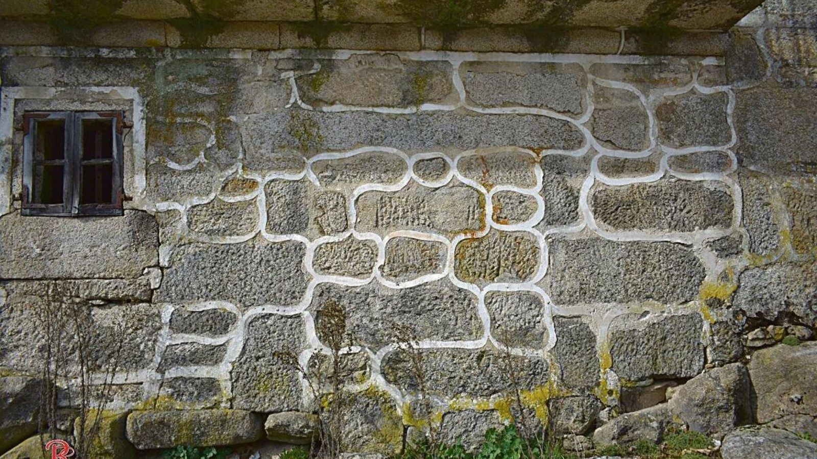 Casa esgrafiada en Áspera, San Cristovo de Cea (MAR LÓPEZ SOTELO)