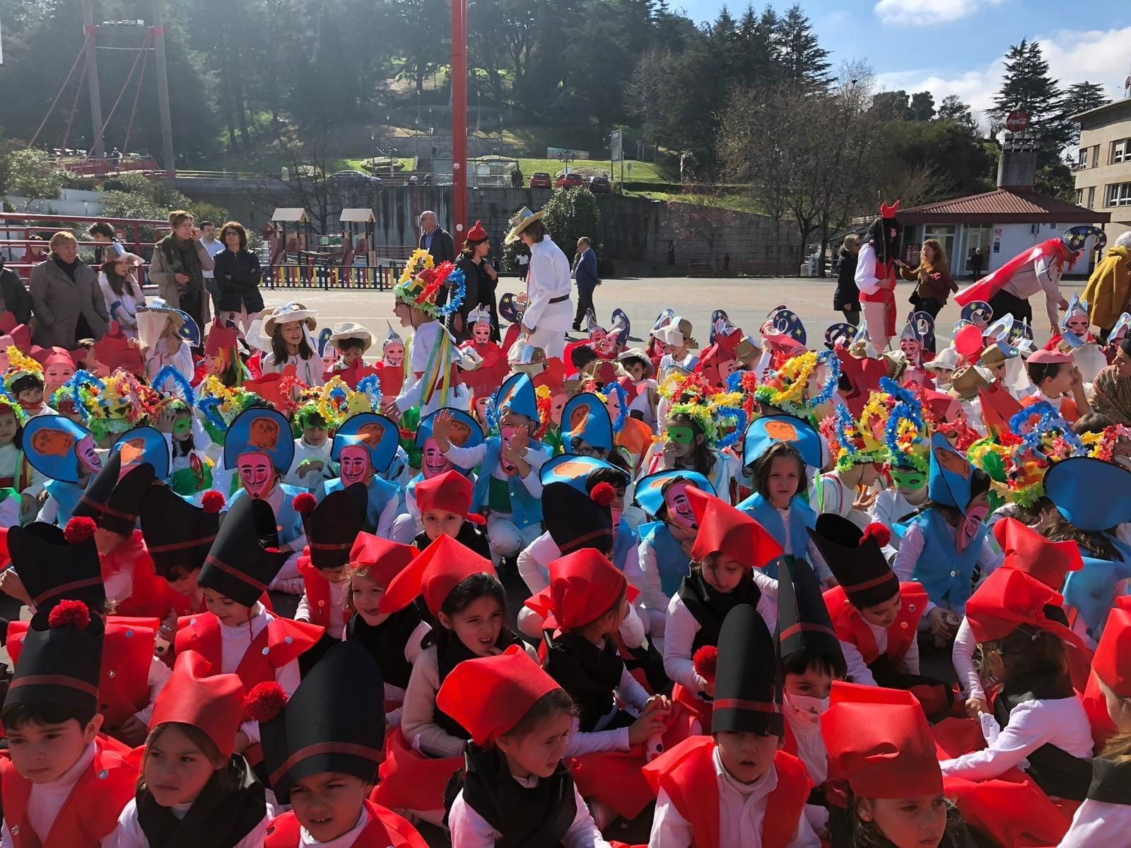 Los niños protagonizan el primer día del Entroido en Vigo