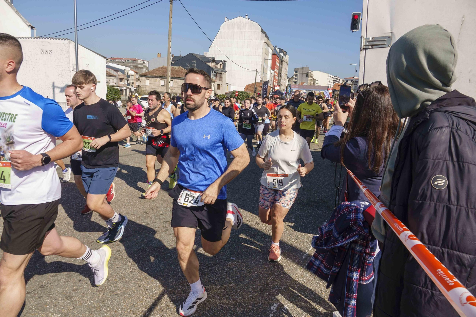 Galería | Pequeños y mayores se divierten en la 10K de Porriño