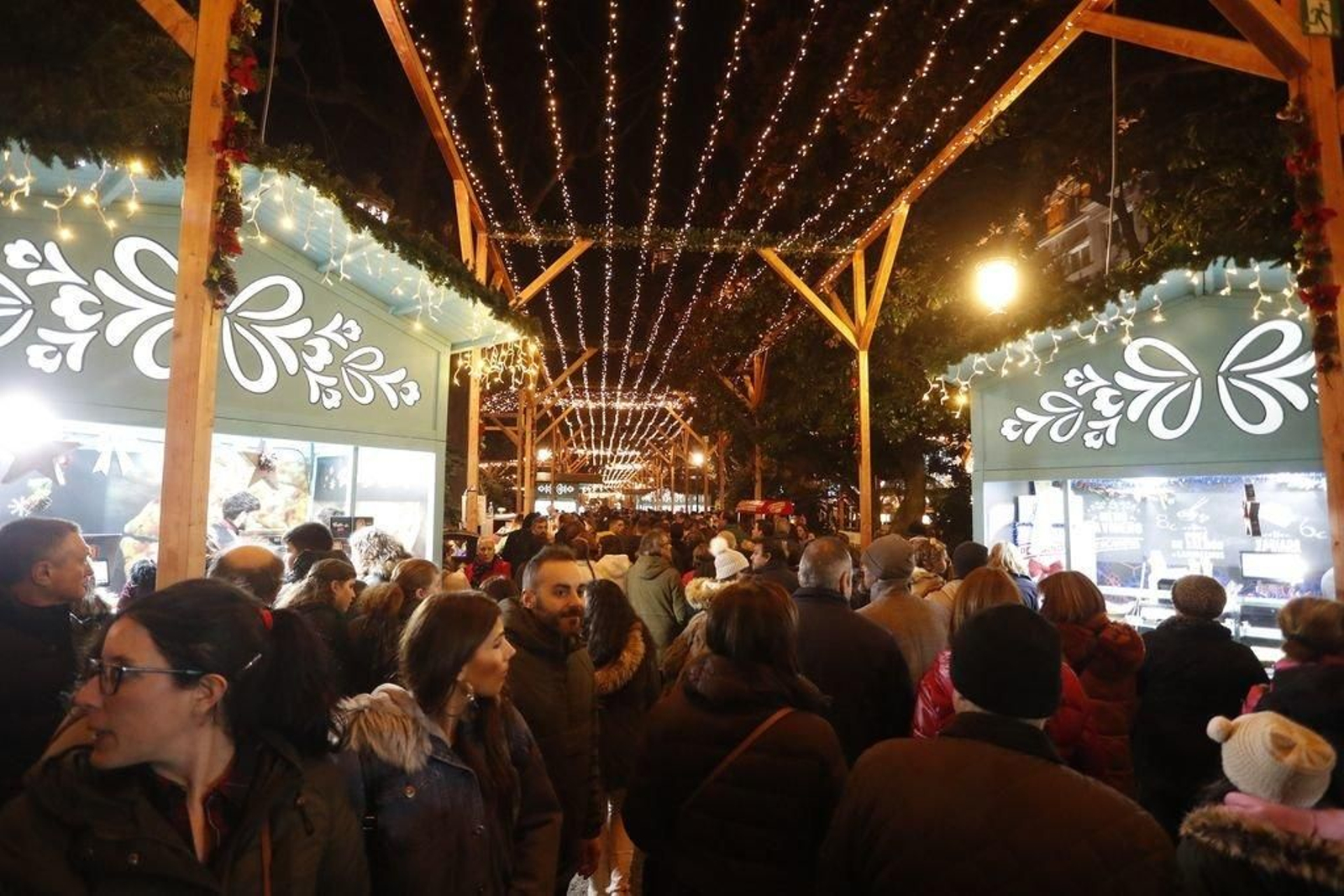 Los turistas invaden Vigo en el Puente110