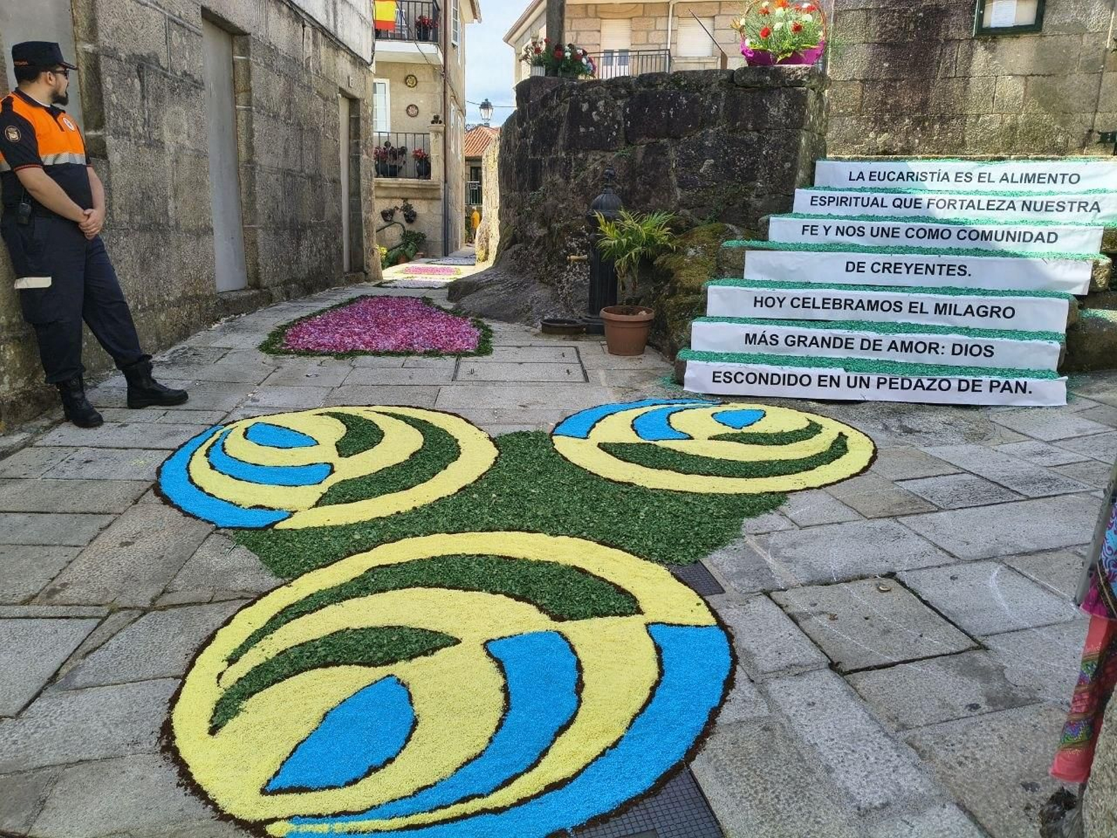 Alfombras florales en Combarro.