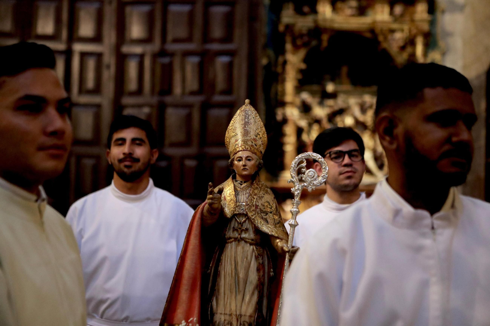 Galería | Devoción por San Martiño en Ourense, el día del patrón