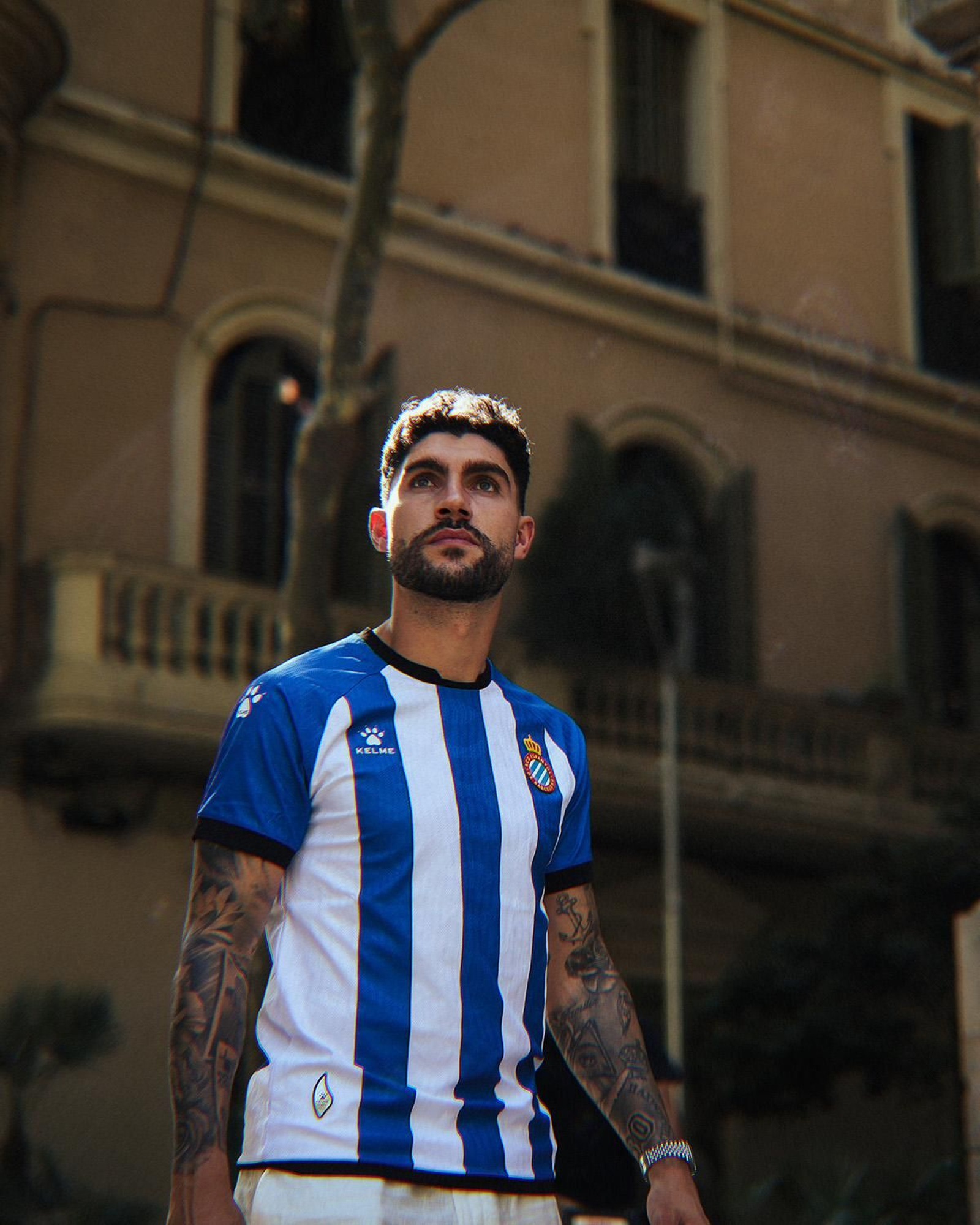 Unai Núñez, ayer por Barcelona con la camiseta del Espanyol.