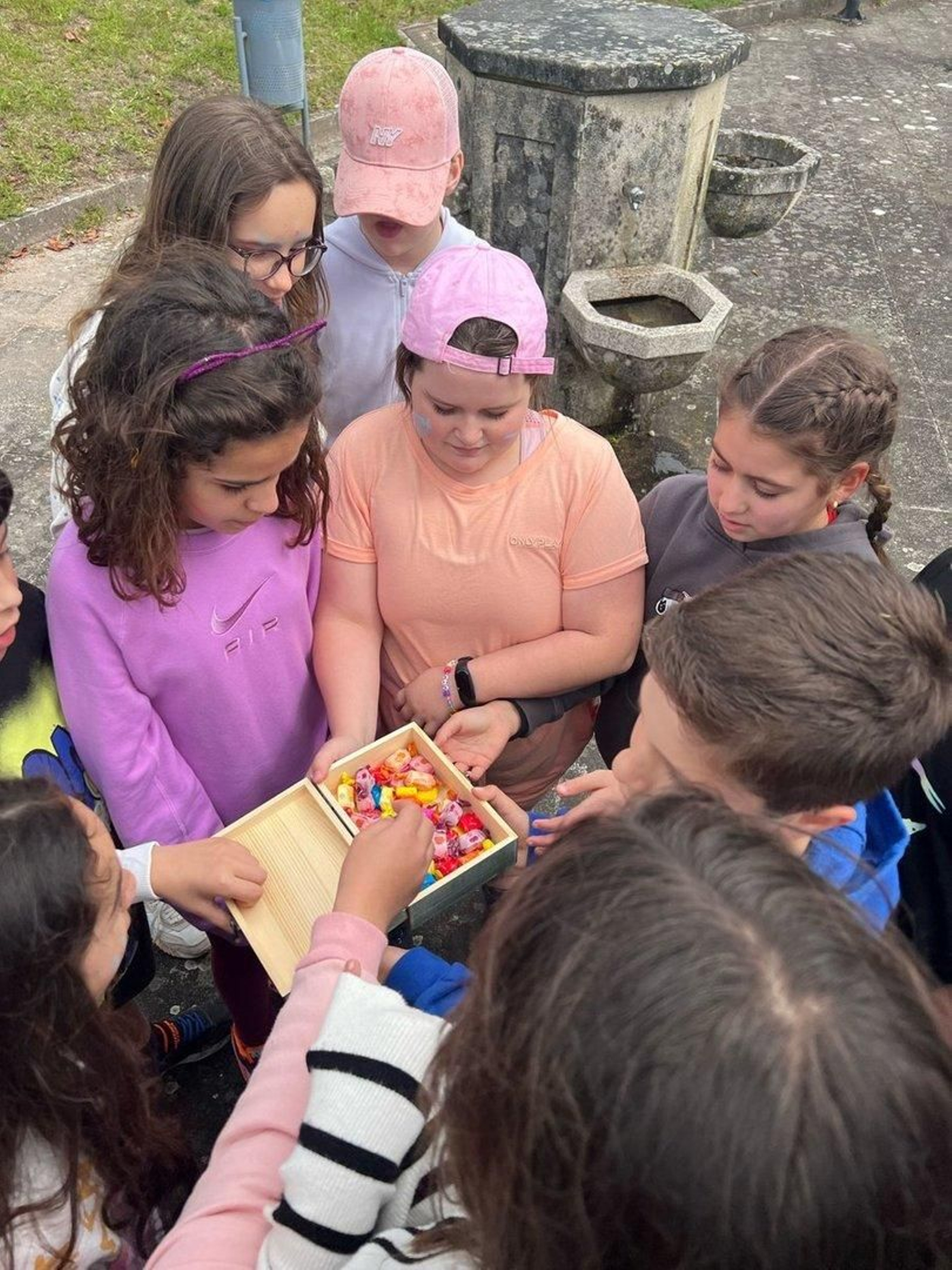 Jornada lúdica en la Ribeira Sacra de los colegios San Salvador de Arnoia y Concepción Arenal de Ourense.