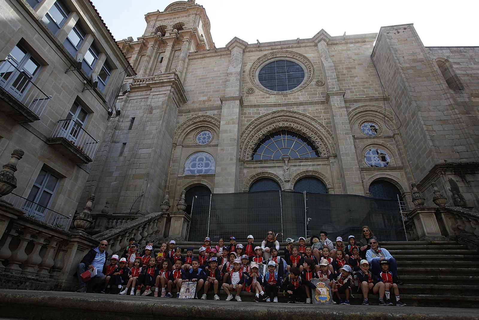 Fachada principal de la Catedral de San Martiño de Ourense. (FOTO: MIGUEL ÁNGEL)