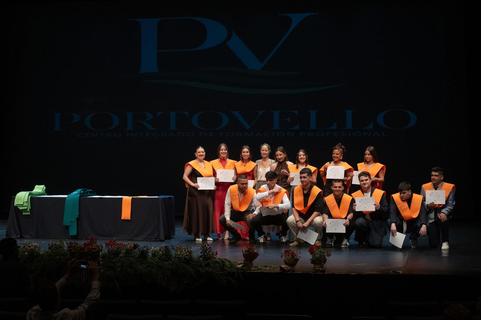 Galería |  Los alumnos del CIFP Portovello celebran su graduación