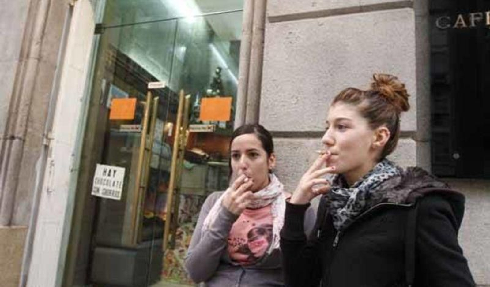 La Audiencia avala descontar las pausas para fumar o tomar el café de la jornada laboral.