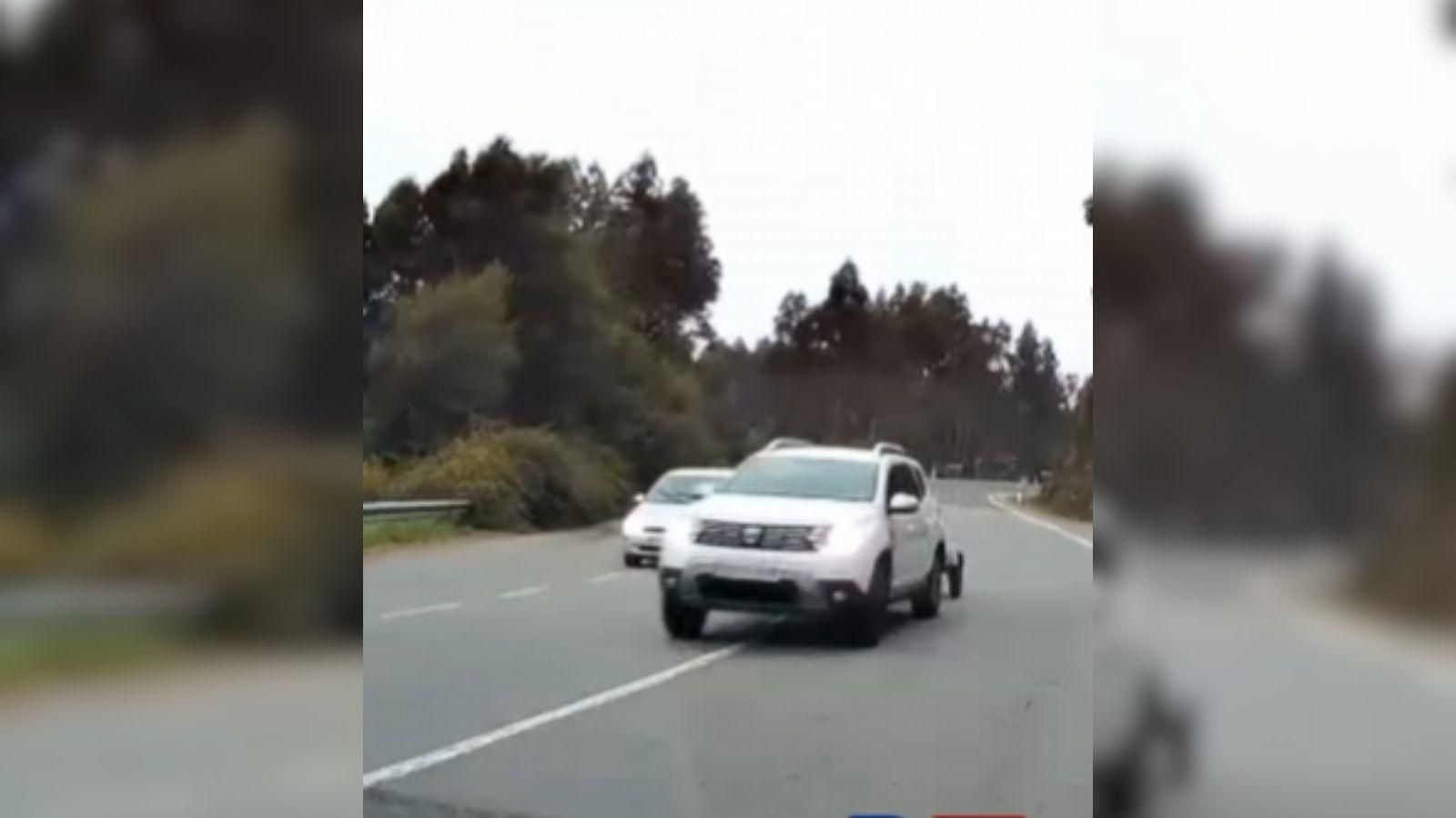 Momento de la infracción, captada por un conductor.