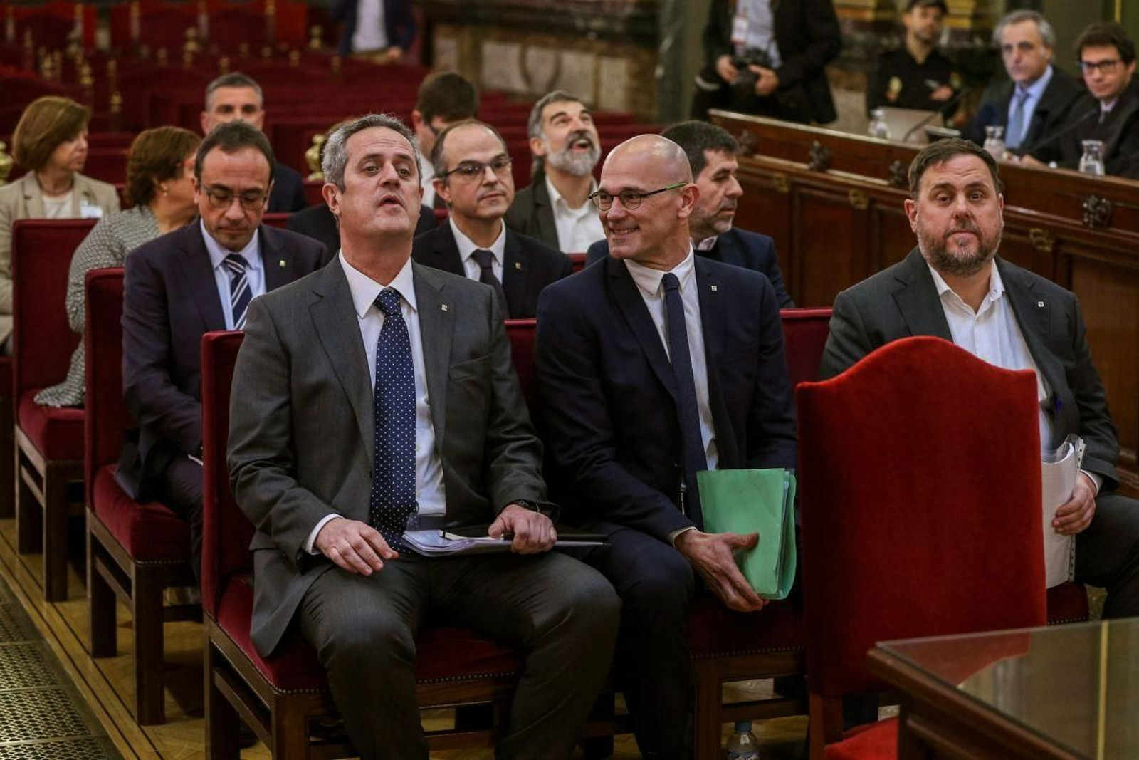 En primera línea: Joaquim Form, Raül Romeva y el expresidente de la Generalitat, Oriol Junqueras, en el Supremo.