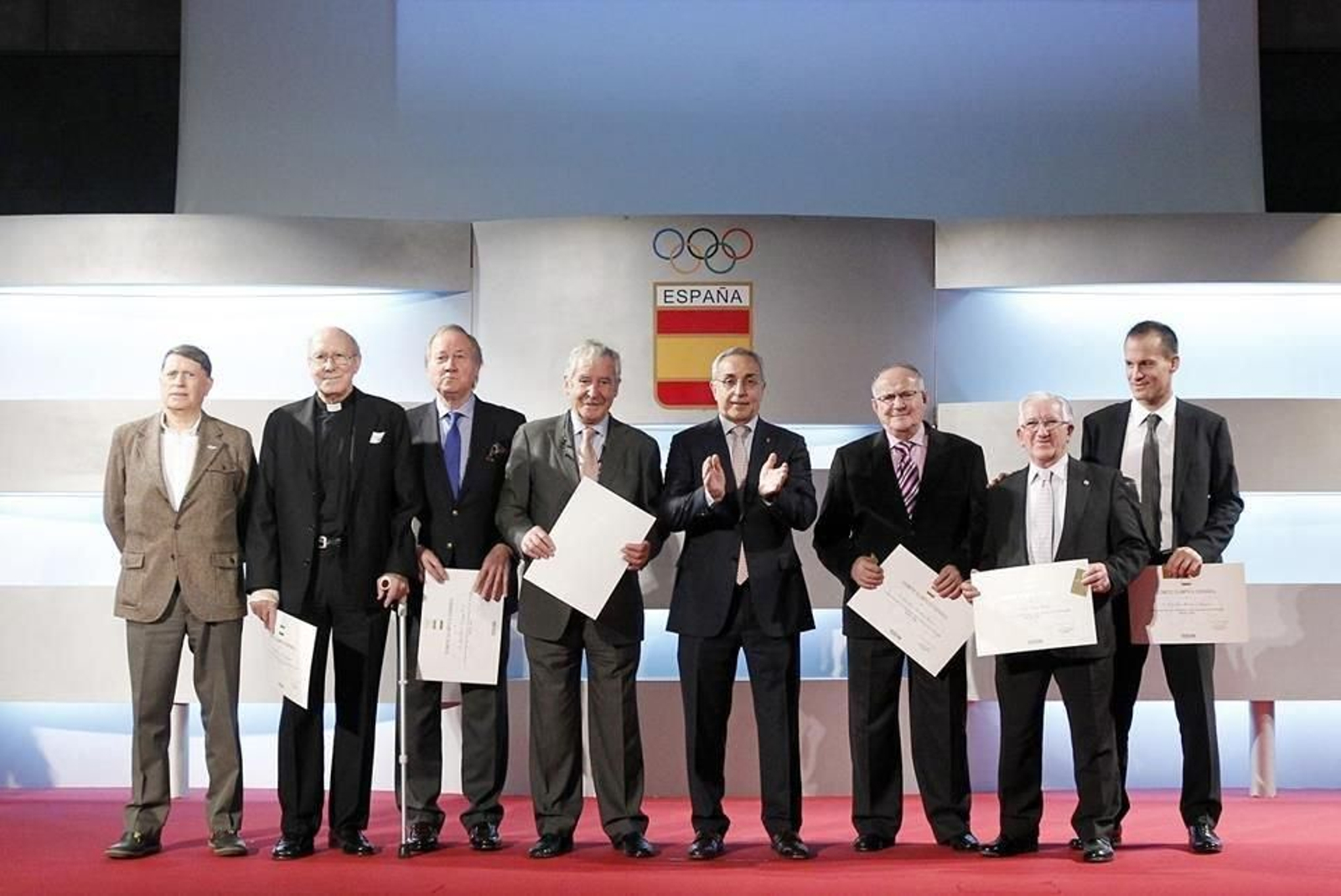 Homenaje en el COE al exatleta vigués Carlos Pérez