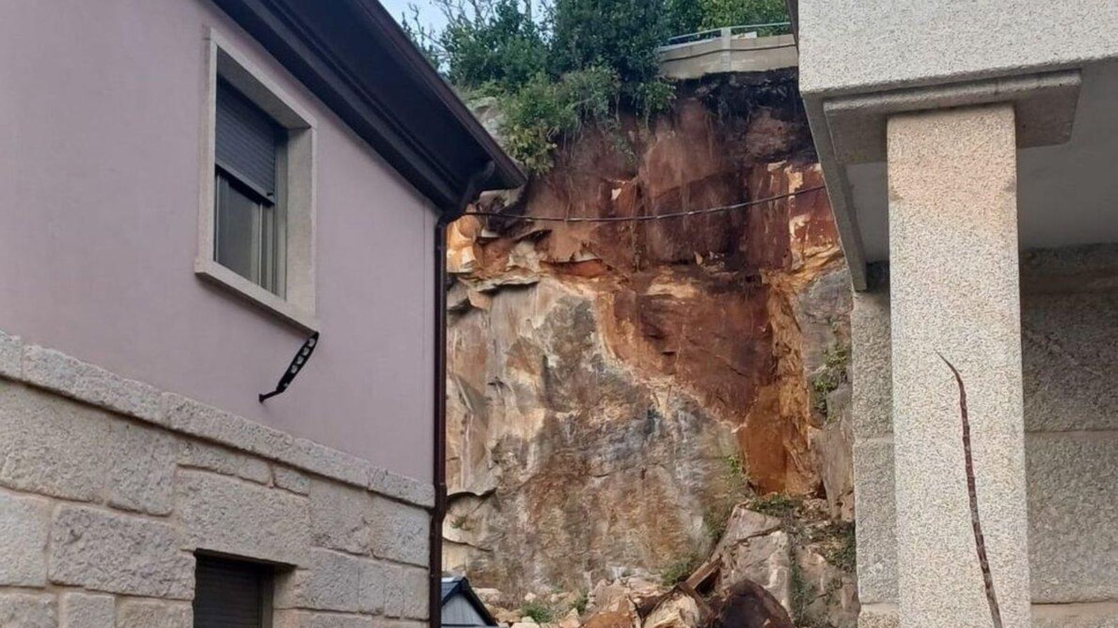 El talud desprendido este fin de semana.