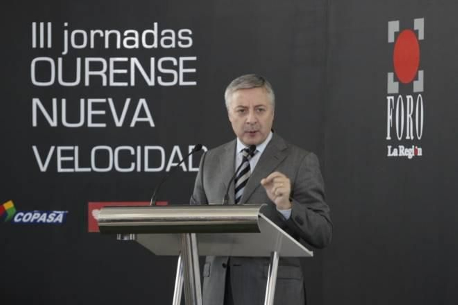 El ministro de Fomento, José Blanco durante su intervención en el Foro 'Ourense, Nueva Velocidad'