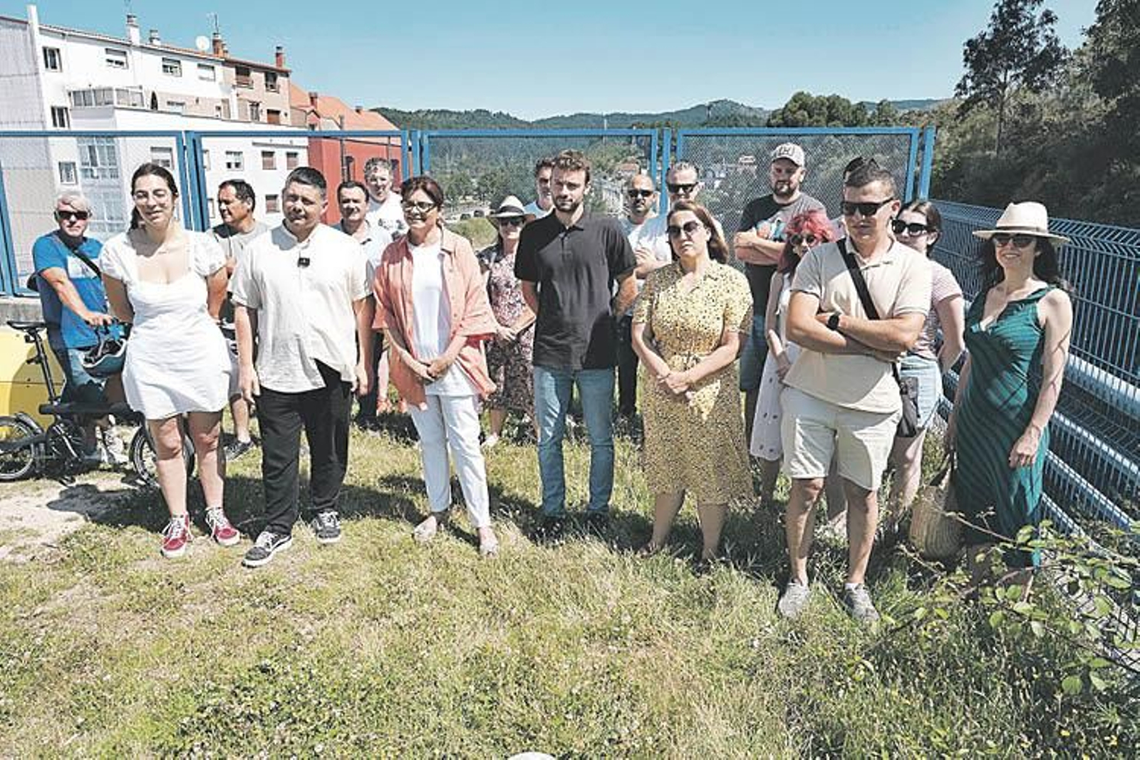 Carme da Silva, del BNG, con ediles nacionalistas en Soutomaior.
